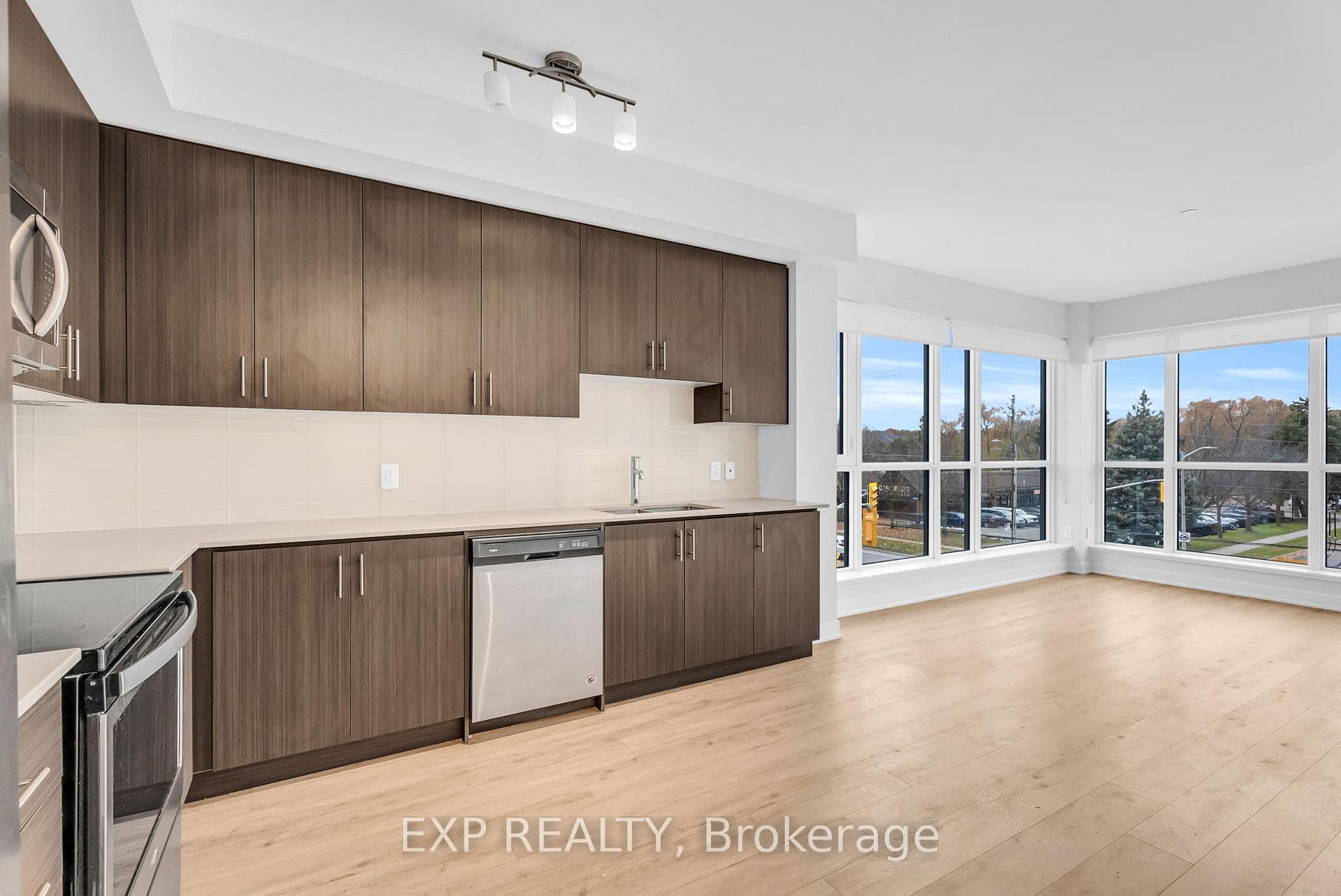 340 Plains Road Unit 302 - home for sale in Burlington, Ontario