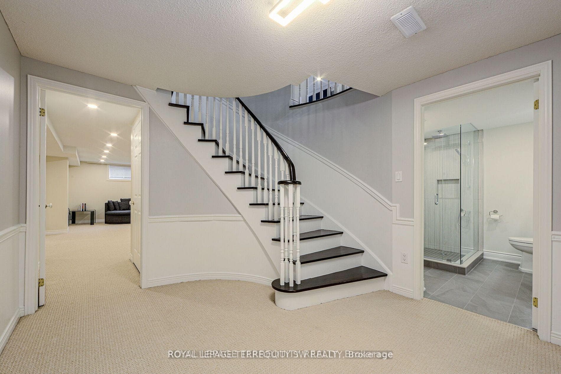 2025 Parklane Crescent - Detached photo 37 of 50 in Burlington, Ontario