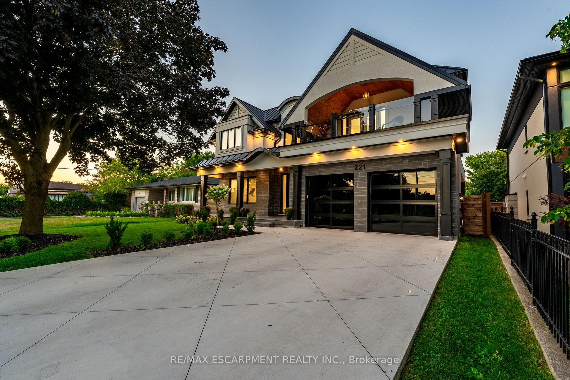 221 Morden Road - Detached photo 50 of 50 in Oakville, Ontario