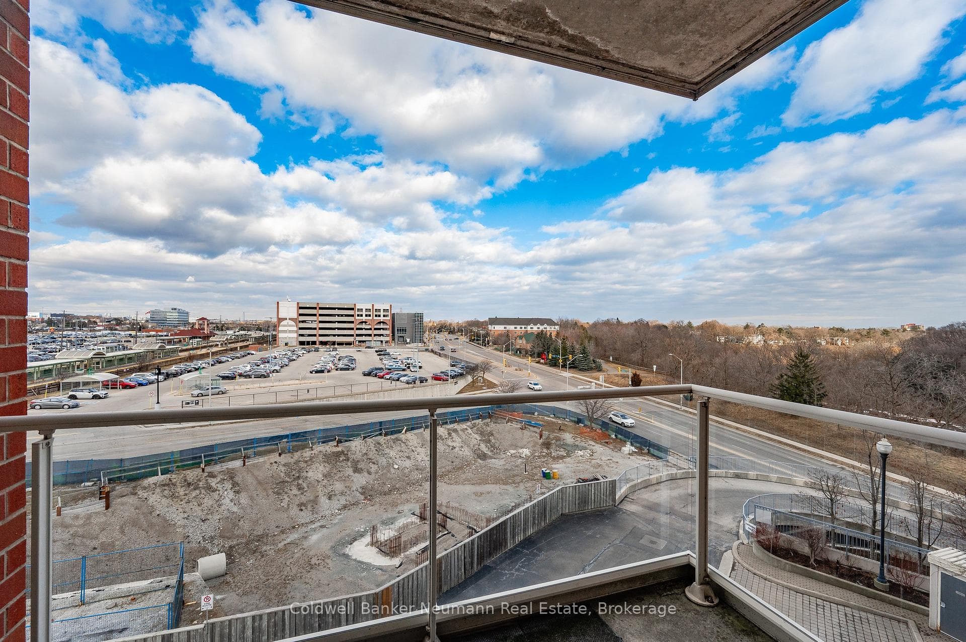 60 Old Mill Road Unit 409 - Condo photo 18 of 28 in Oakville, Ontario