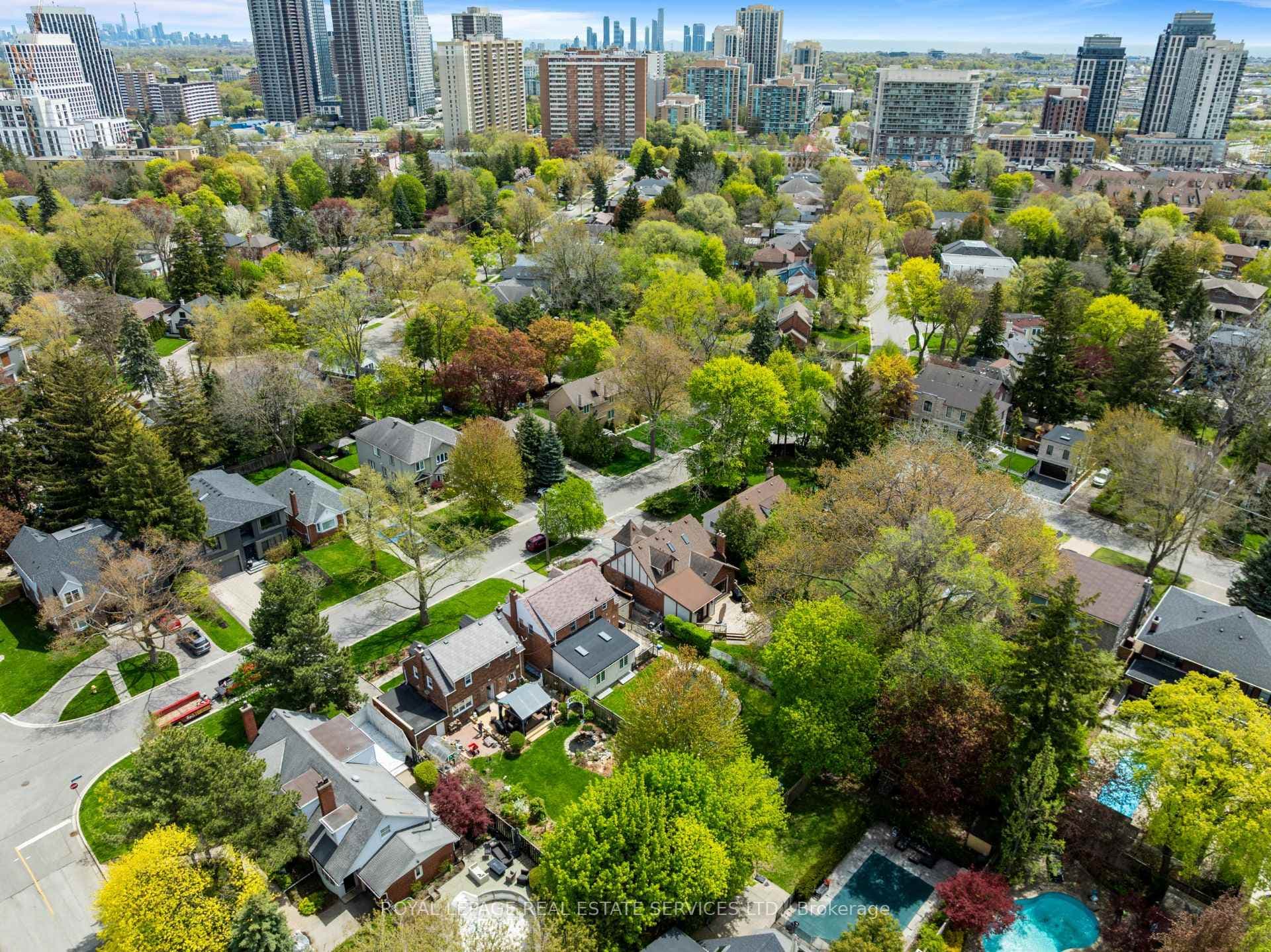 28 Holloway Road - Detached photo 30 of 31 in Etobicoke (Islington / Rexdale), Ontario