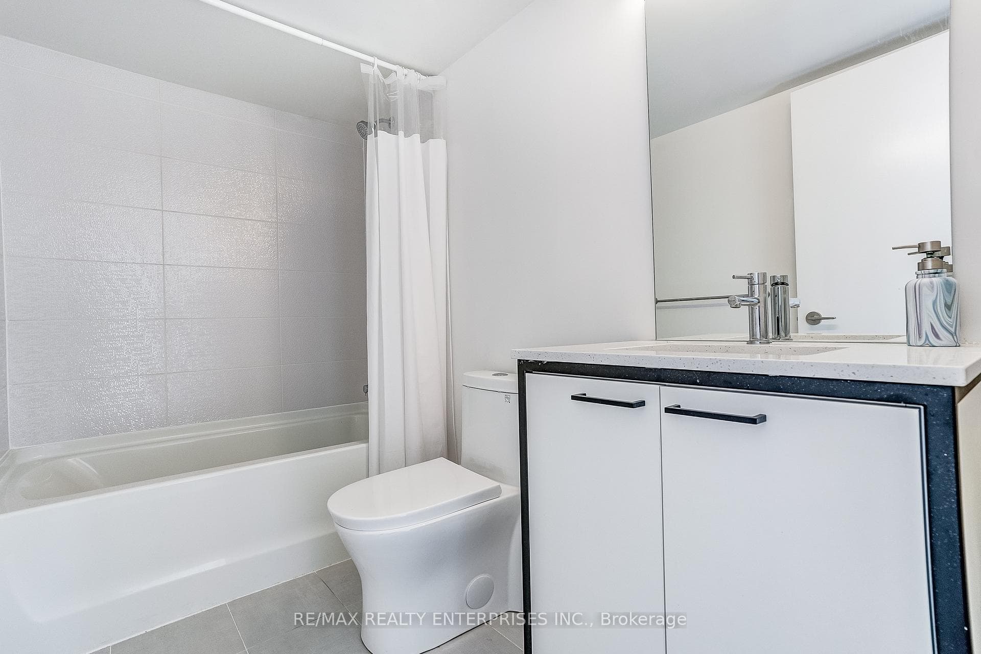 40 Ed Clark Gardens Unit 16 - Condo photo 21 of 31 in Keelesdale / Eglinton West, Ontario
