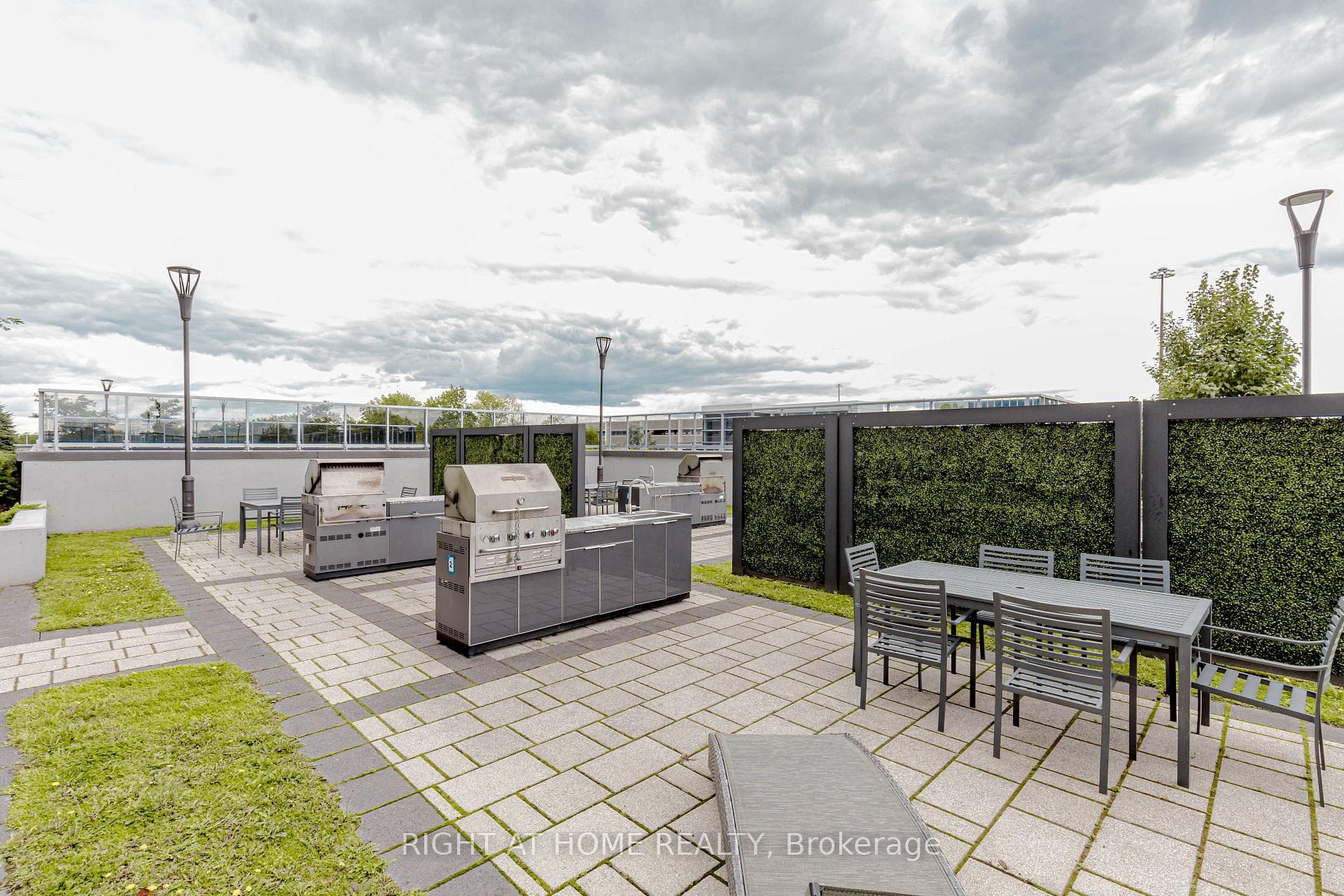 2093 Fairview Street Unit 709 - Condo photo 43 of 45 in Burlington, Ontario