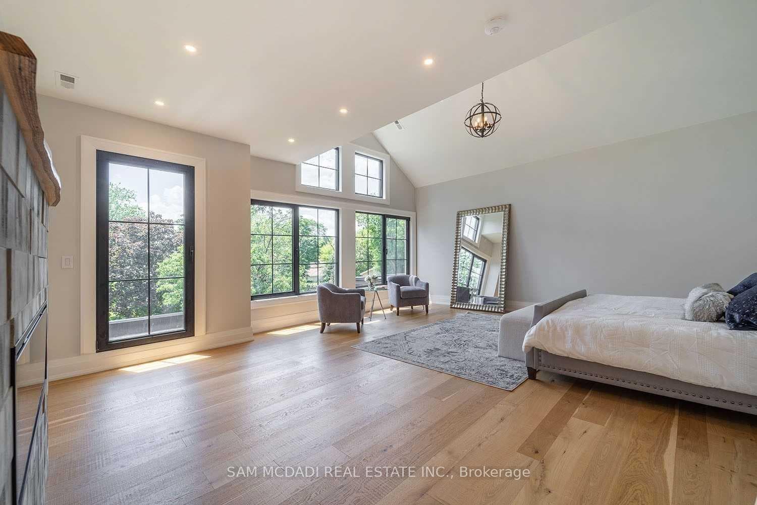 584 Fourth Line - New Construction photo 18 of 50 in Oakville, Ontario