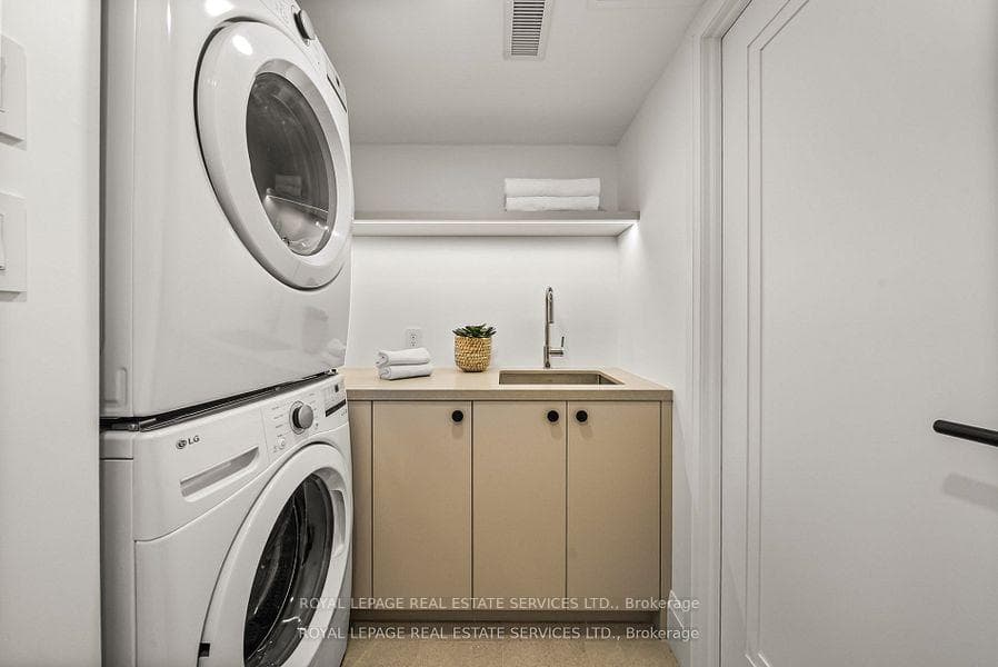 349 St Clair Avenue Unit 402 - Condo photo 29 of 30 in Annex / Yorkville / Summerhill, Ontario