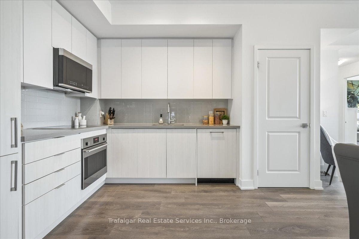 297 Oak Walk Drive Unit 1807 - Condo photo 8 of 35 in Oakville, Ontario