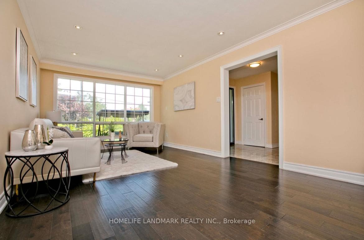 157 Pleasant View Drive - Detached photo 5 of 23 in Hillcrest Village / Bayview Village, Ontario