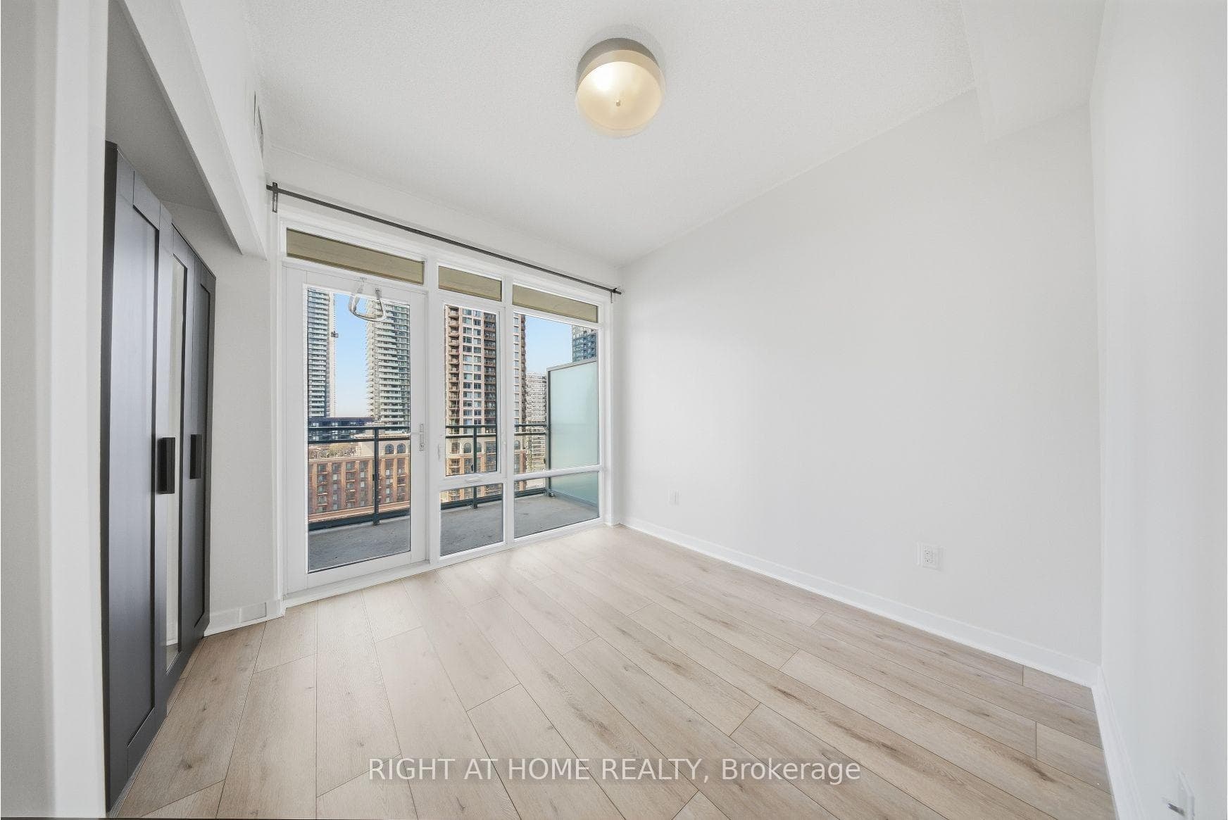 365 Prince Of Wales Drive Unit 1105 - Condo photo 21 of 38 in Mississauga, Ontario