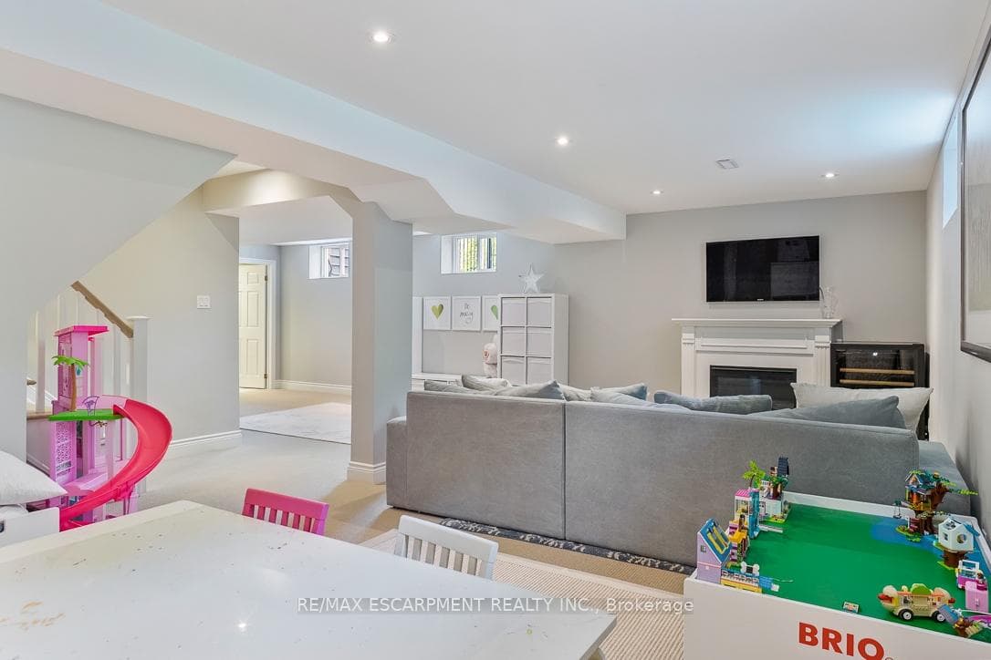 511 Chamberlain Lane - Detached photo 39 of 50 in Oakville, Ontario