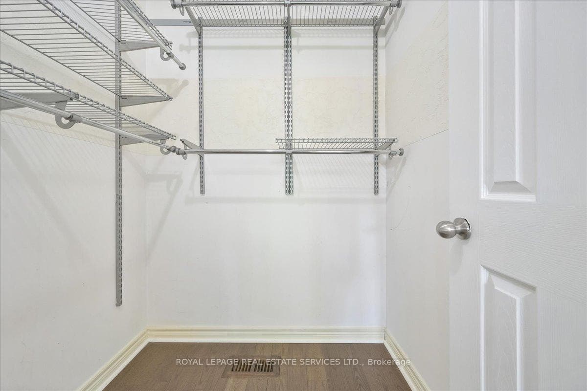 1493 Derby County Crescent - Detached photo 25 of 43 in Oakville, Ontario