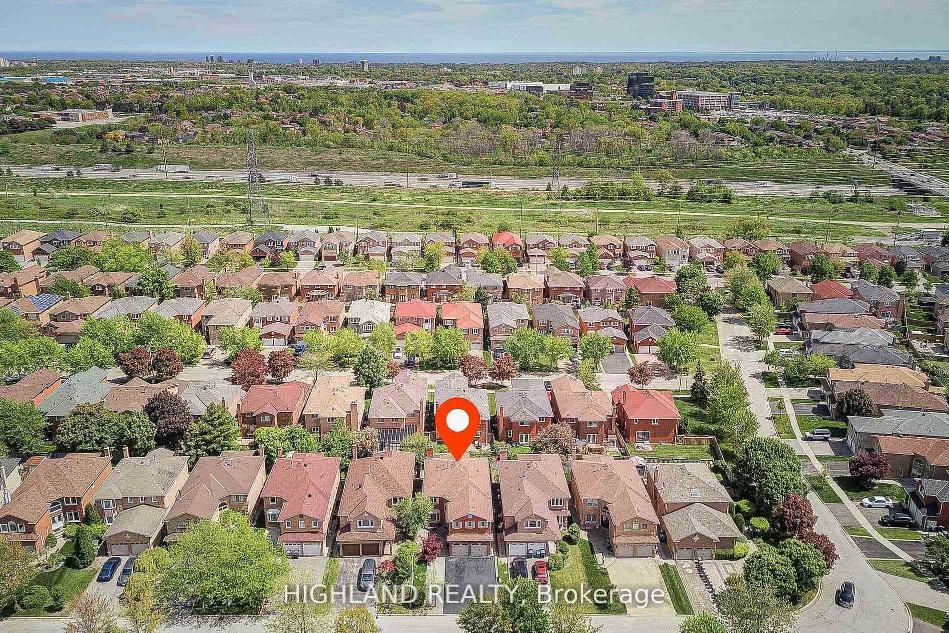 4781 Crystal Rose Drive - Detached photo 4 of 27 in Mississauga, Ontario