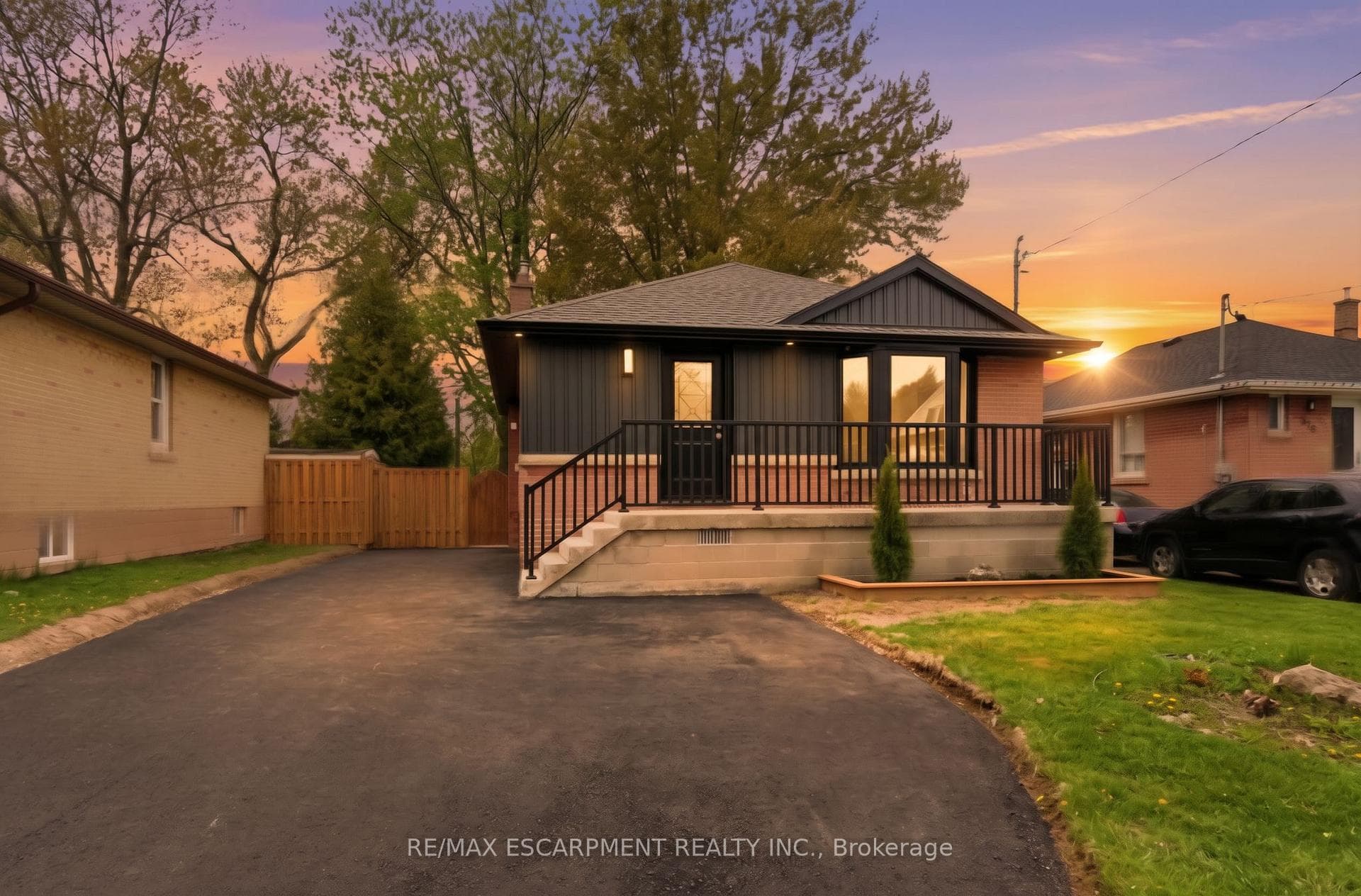 374 East 13th Street - Detached photo 1 of 40 in Hamilton, Ontario