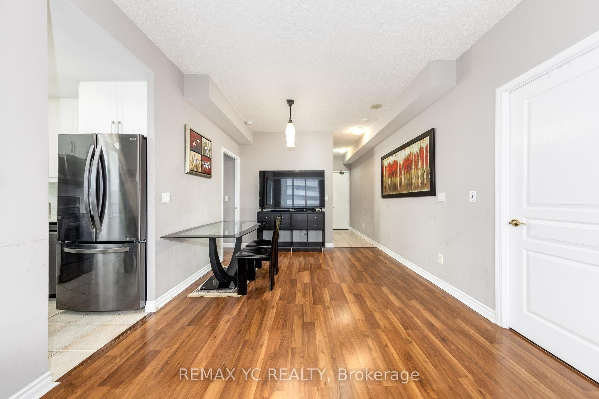 28 Byng Avenue Unit 802 - Condo photo 2 of 21 in Willowdale / Newtonbrook, Ontario