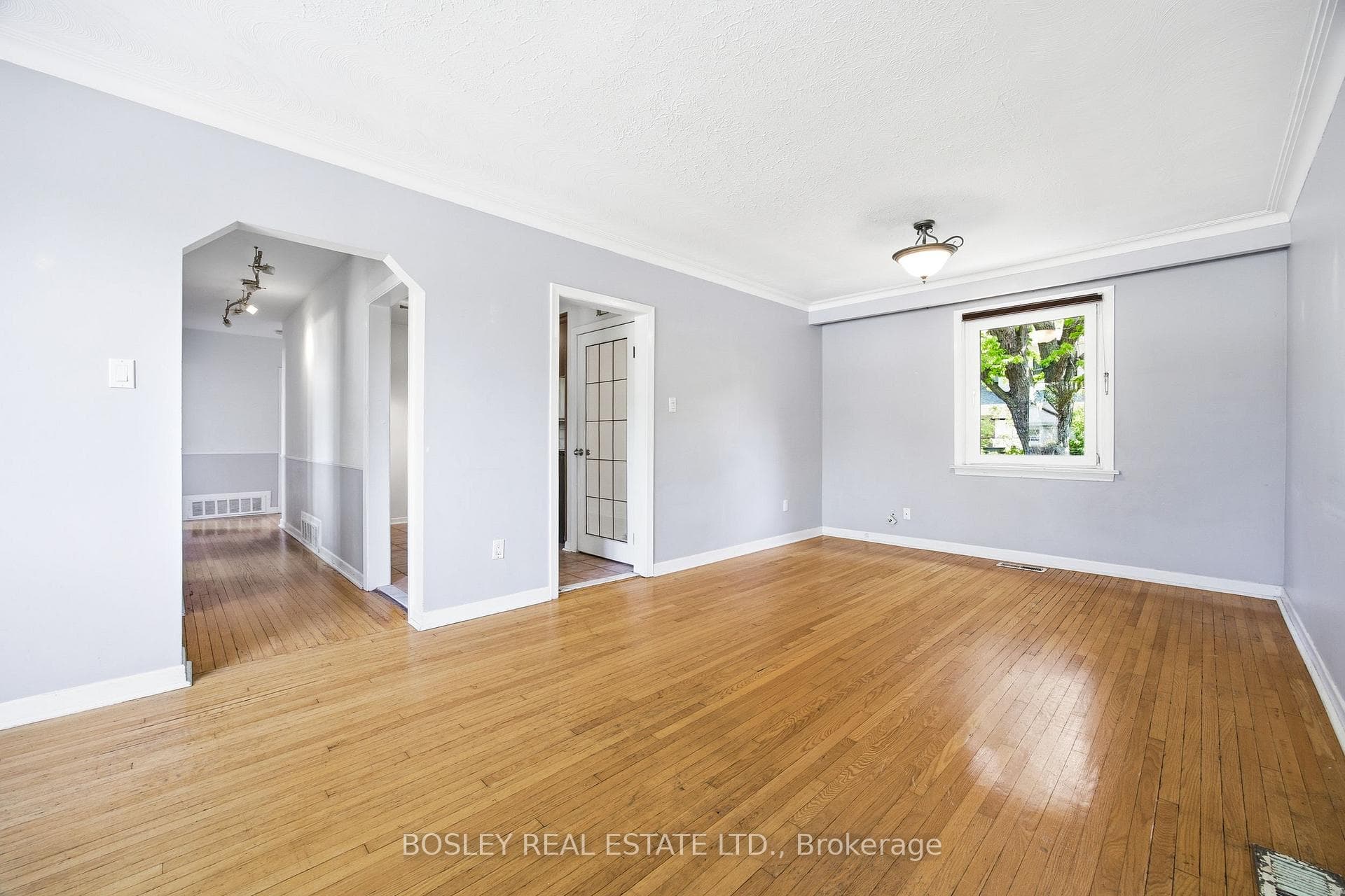 532 Sandmere Place - Detached photo 5 of 33 in Oakville, Ontario
