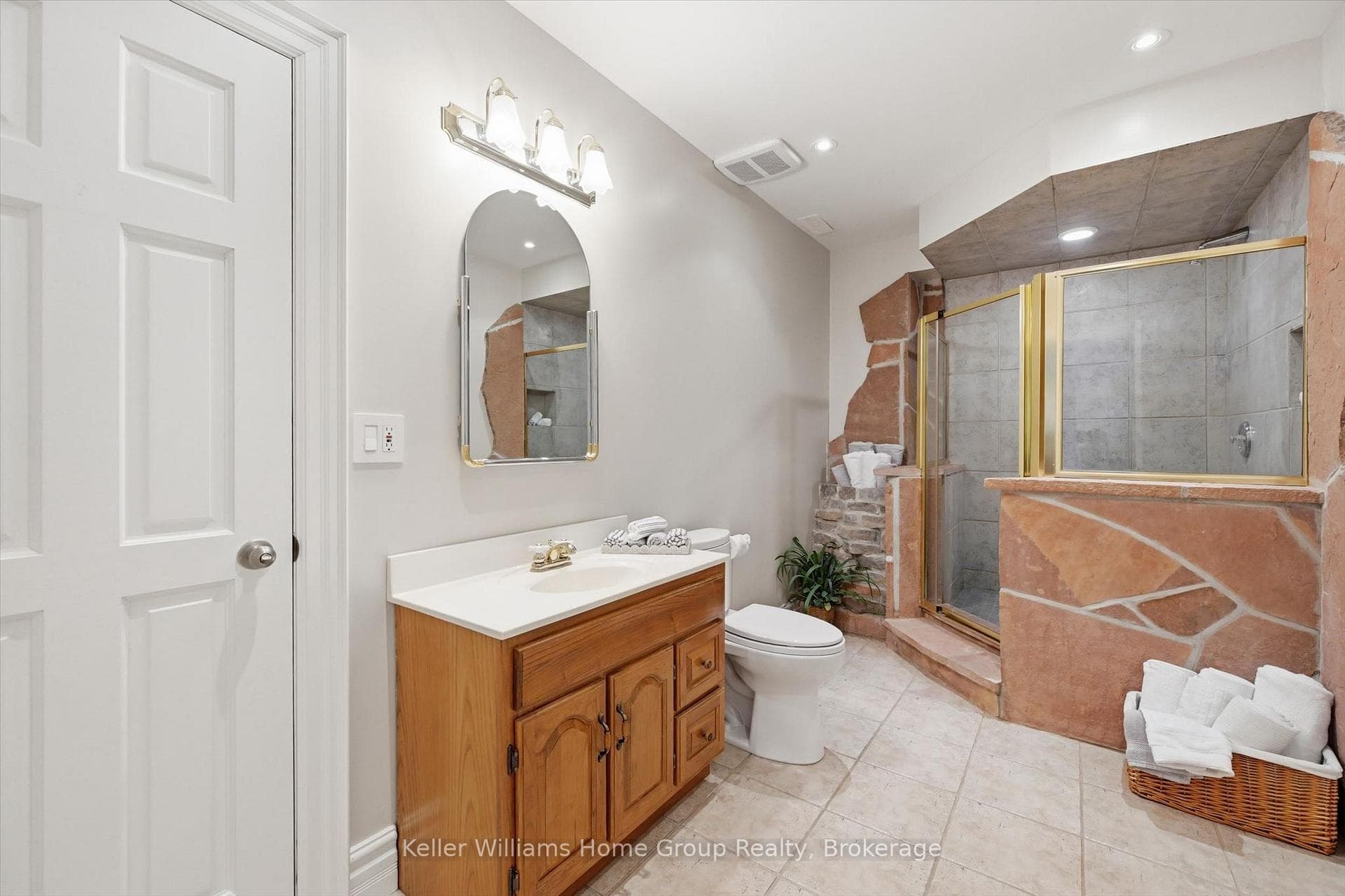 6423 Chelsea Road - Detached photo 34 of 49 in Burlington, Ontario
