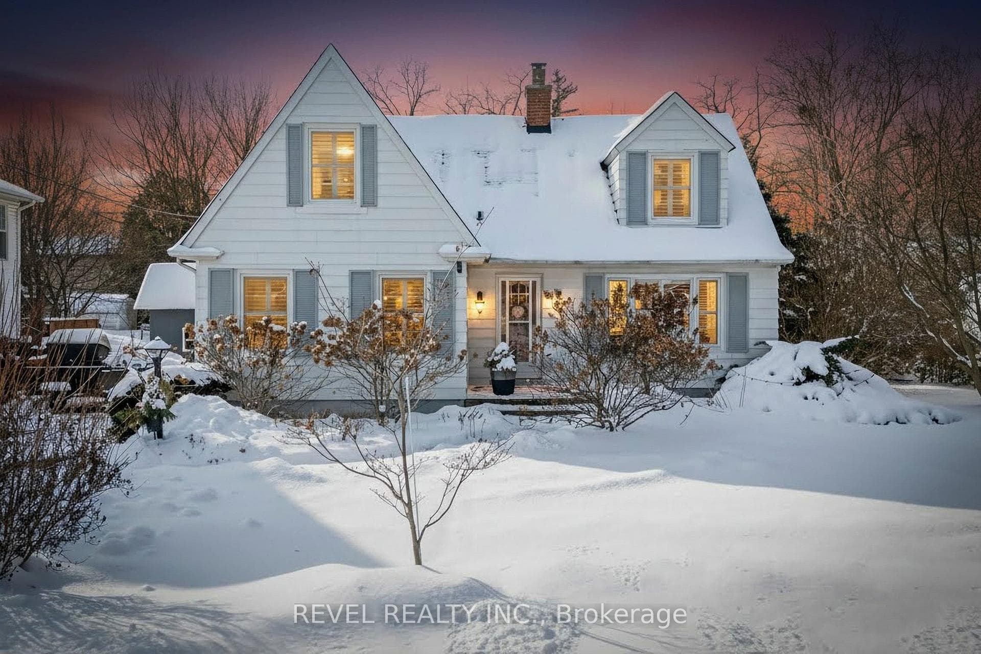 124 Lydia Avenue - home for sale in Milton, Ontario