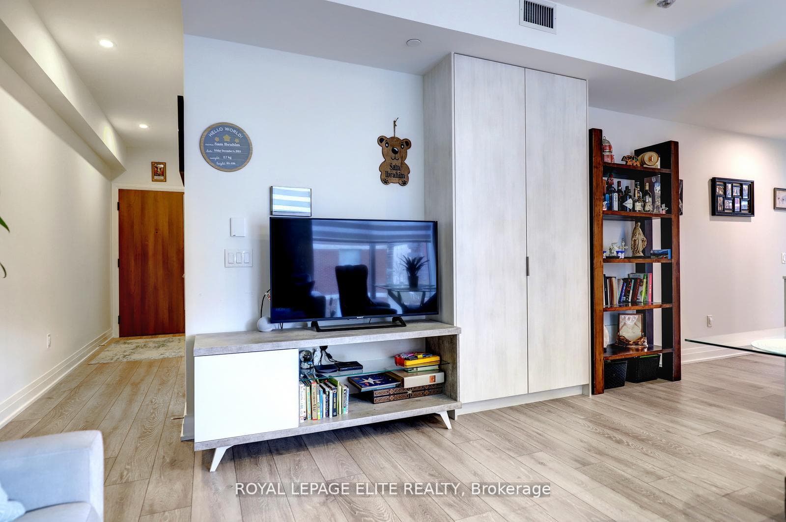 21 Park Street Unit 318 - Condo photo 8 of 27 in Mississauga, Ontario