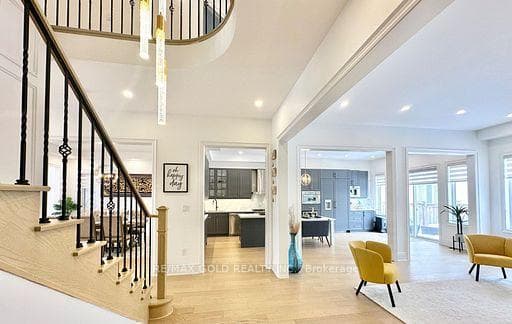 469 Threshing Mill Boulevard - Detached photo 11 of 45 in Oakville, Ontario