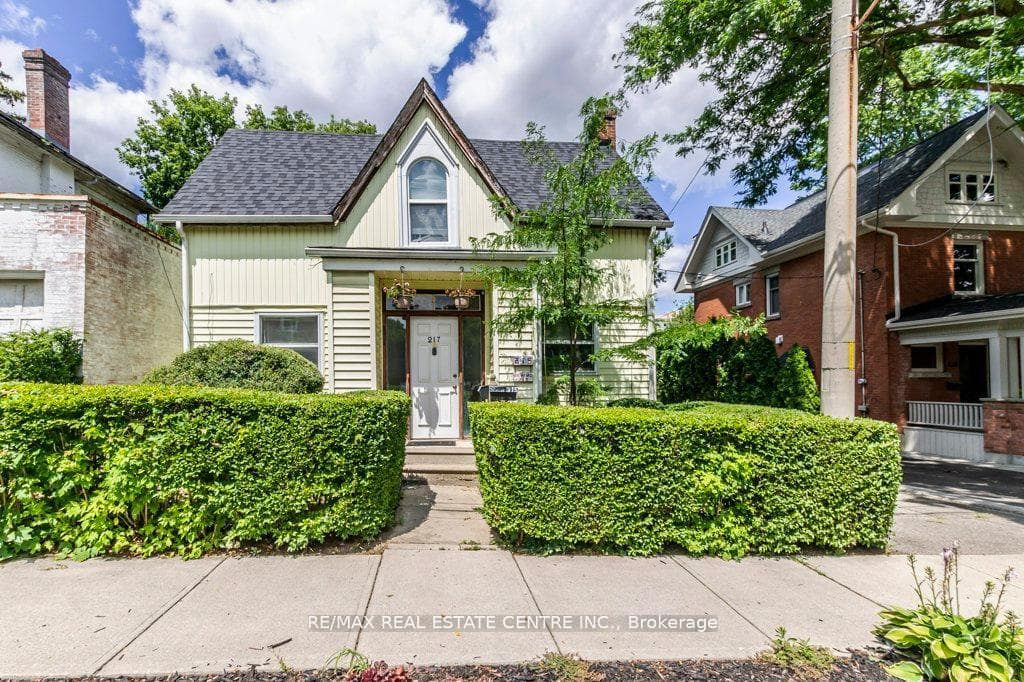 215-217 Queen Street - home for sale in Milton, Ontario