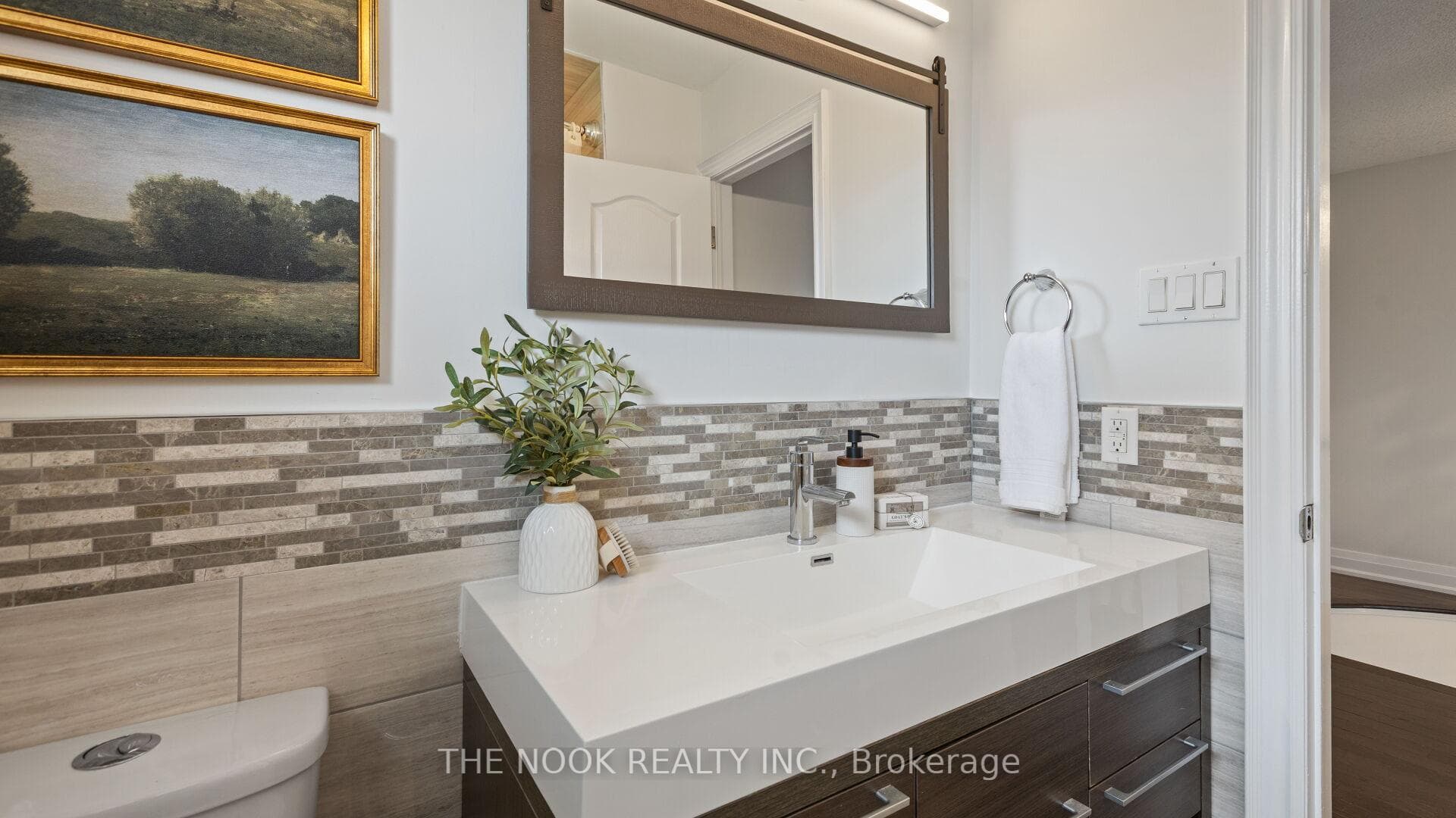 938 Wetherby Lane - Detached photo 25 of 48 in Mississauga, Ontario