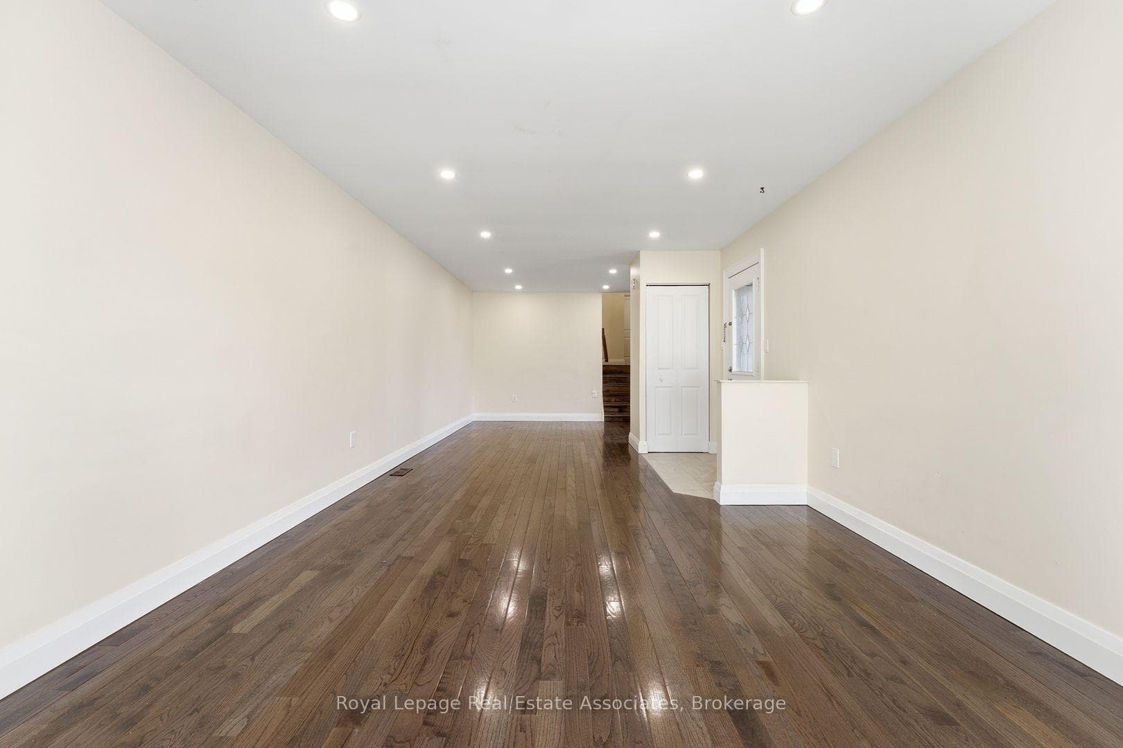 2362 Greenbank Trail - Semi-Detached photo 7 of 50 in Burlington, Ontario