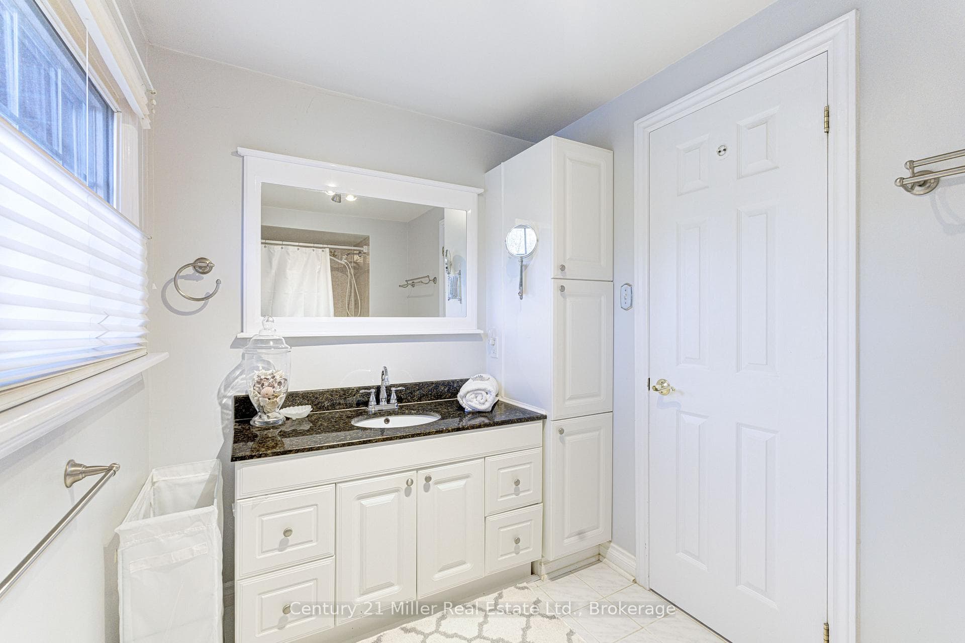 2256 MARGOT Street - Townhouse photo 28 of 46 in Oakville, Ontario