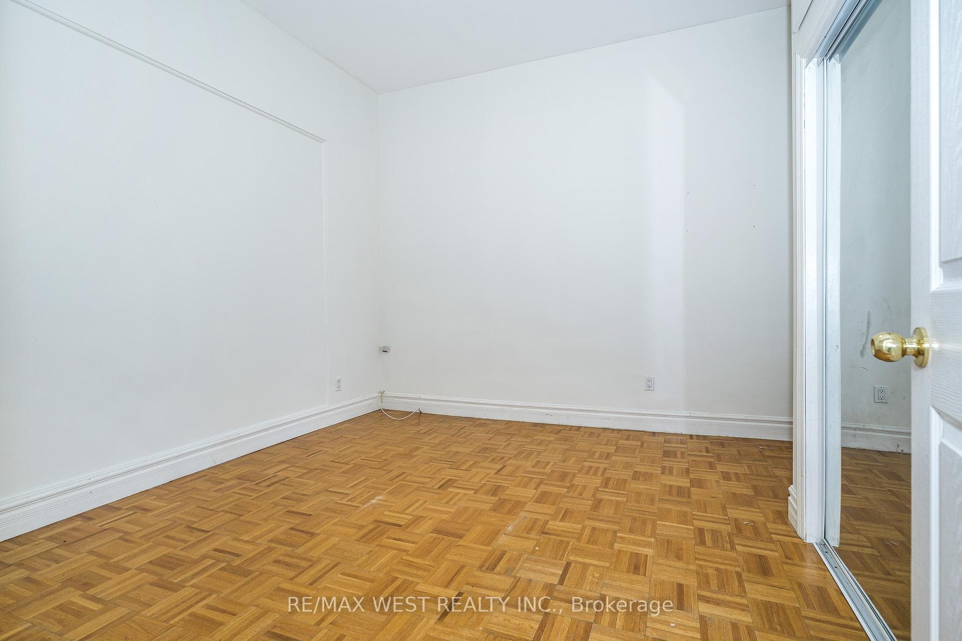 404 Manning Avenue - Semi-Detached photo 6 of 41 in Downtown Toronto / Waterfront, Ontario