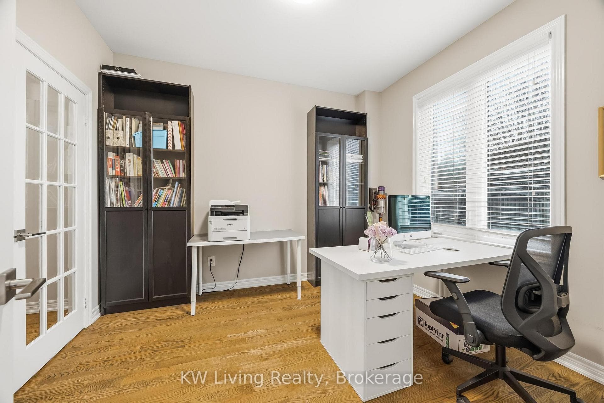 2327 Gladacres Lane - Detached photo 17 of 42 in Oakville, Ontario