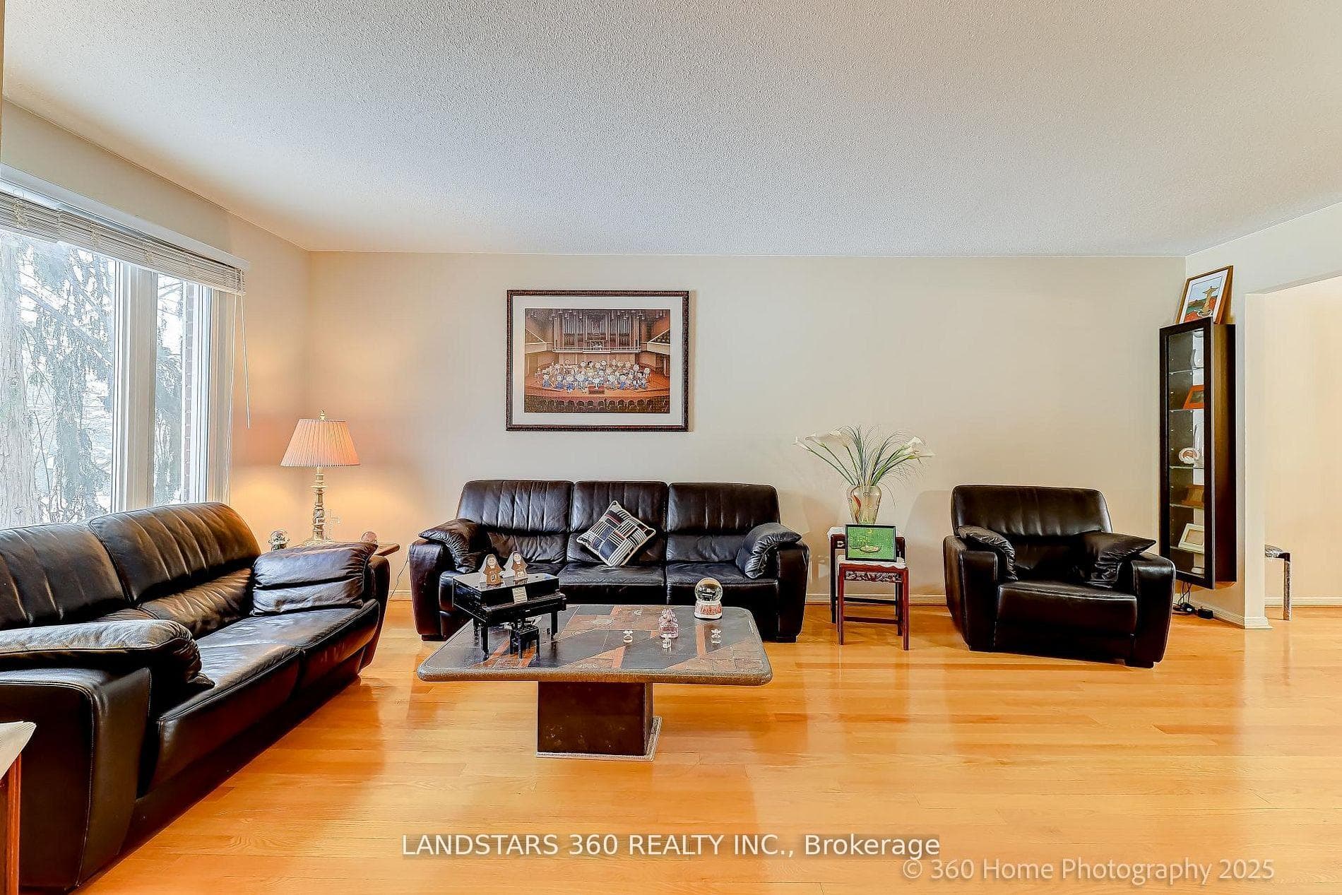 31 Whitehorn Crescent - Detached photo 4 of 29 in Hillcrest Village / Bayview Village, Ontario