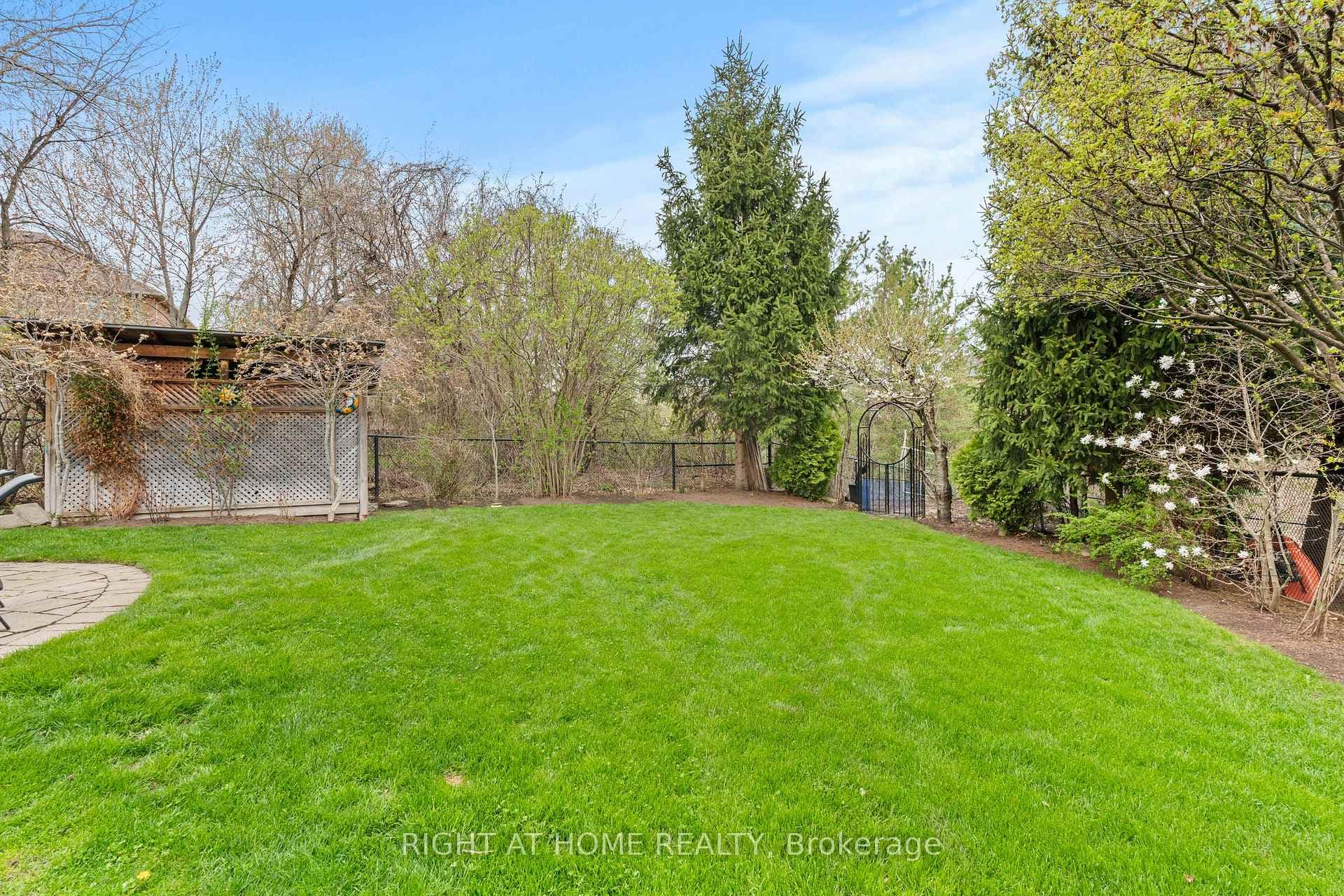 2275 Whitecliffe Way - Detached photo 5 of 38 in Oakville, Ontario