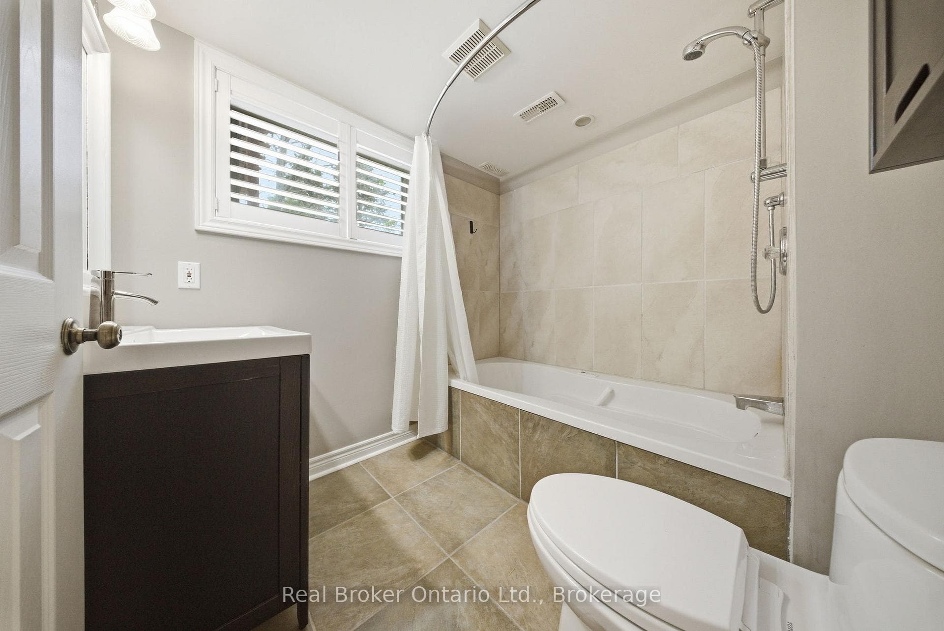 383 North Shore Boulevard - Detached photo 36 of 46 in Burlington, Ontario