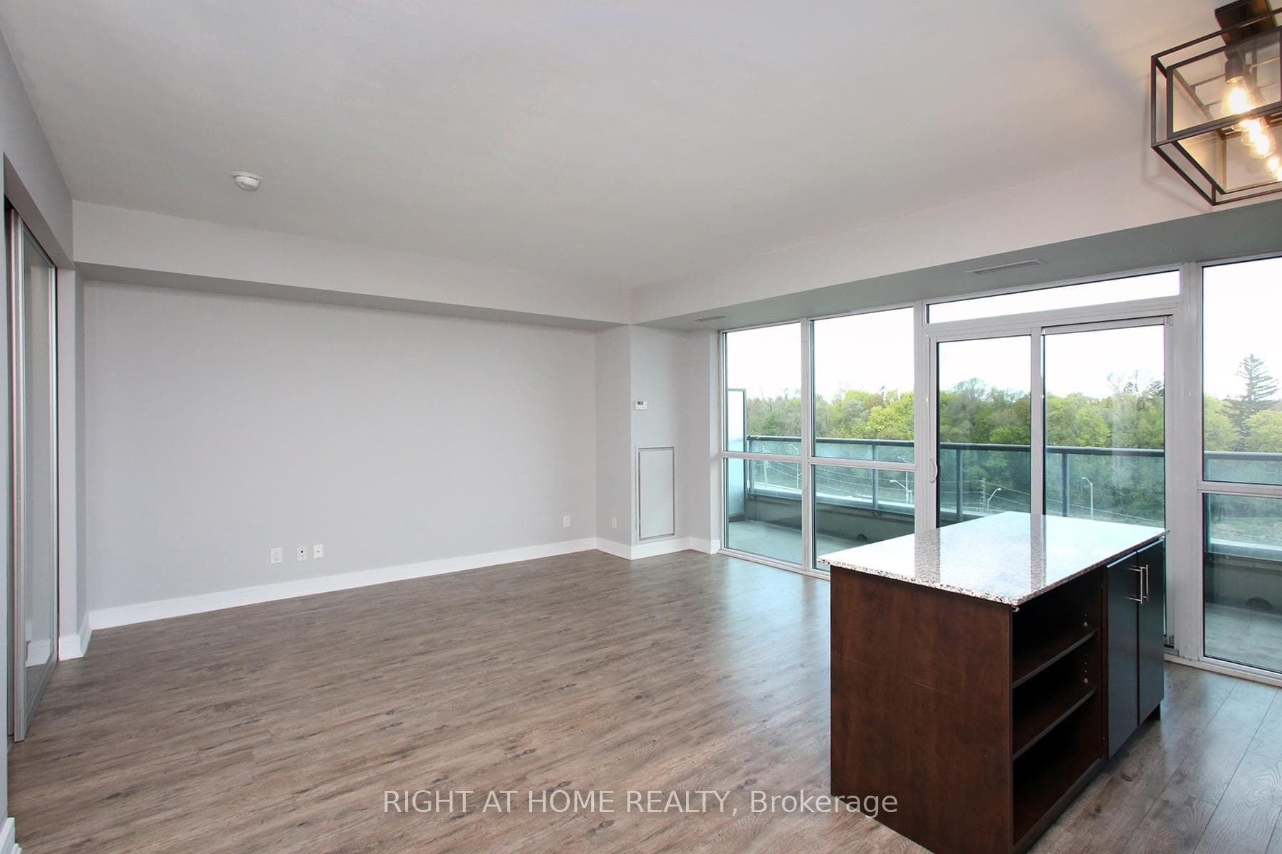 35 Brian Peck Crescent Unit 303 - Condo photo 16 of 22 in Flemingdon Park / Don Mills, Ontario