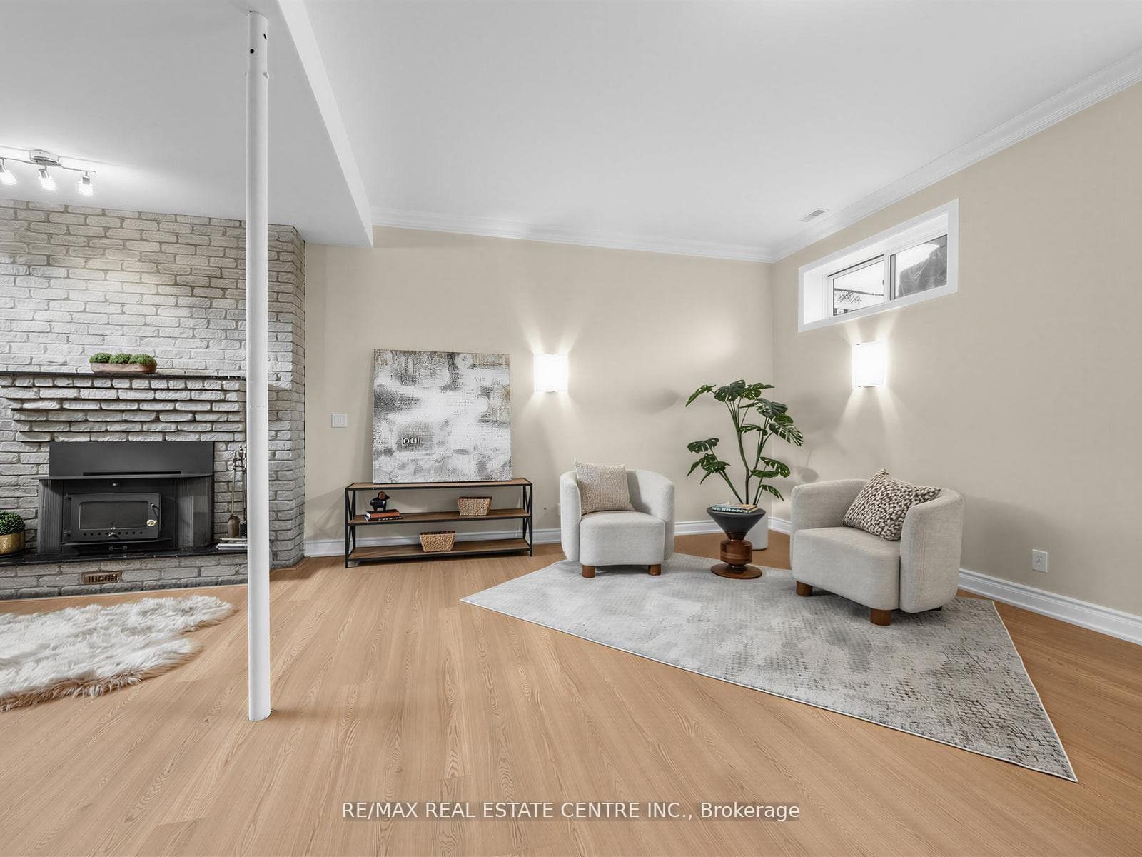 592 Montbeck Crescent - Detached photo 16 of 50 in Mississauga, Ontario
