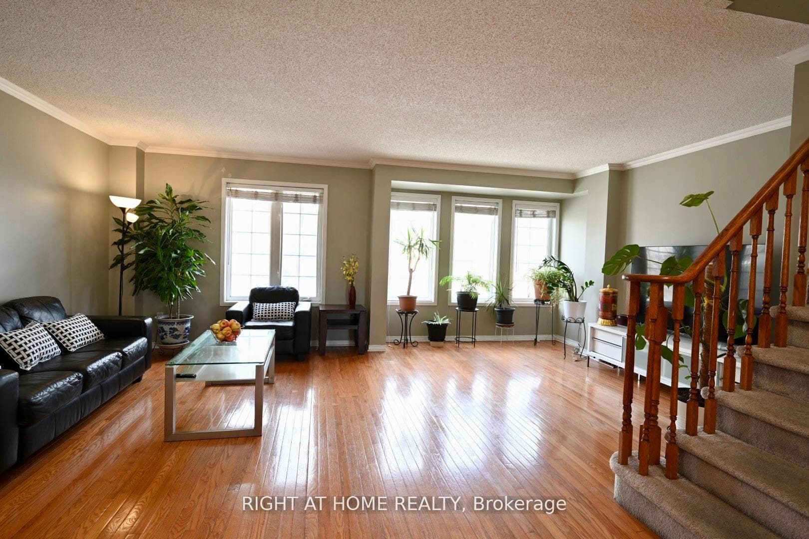 11 West Deane Park Drive Unit 1 - Townhouse photo 5 of 19 in Etobicoke (Islington / Rexdale), Ontario