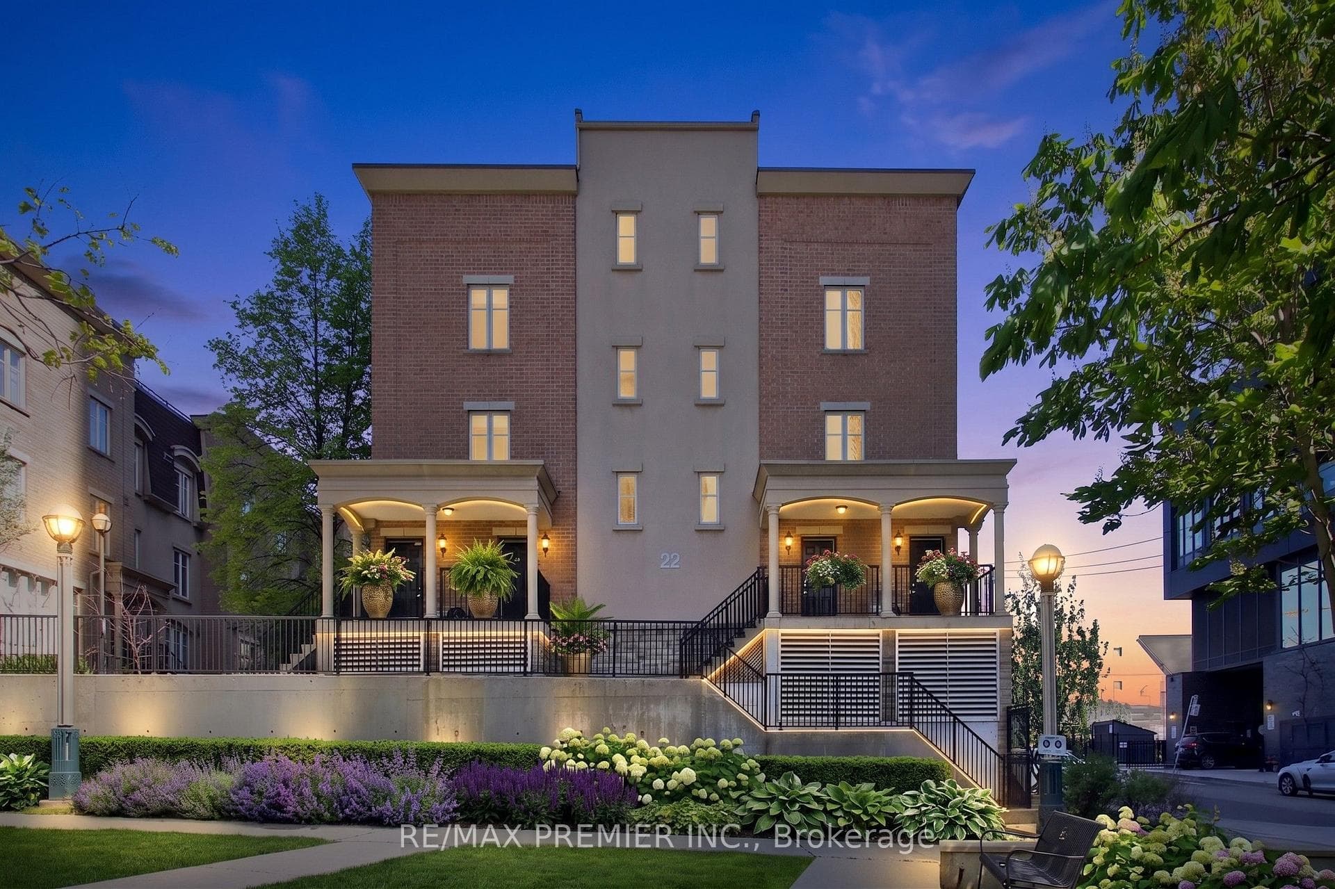 22 Western Battery Road Unit 109 - Condo photo 2 of 20 in Downtown Toronto / Waterfront, Ontario
