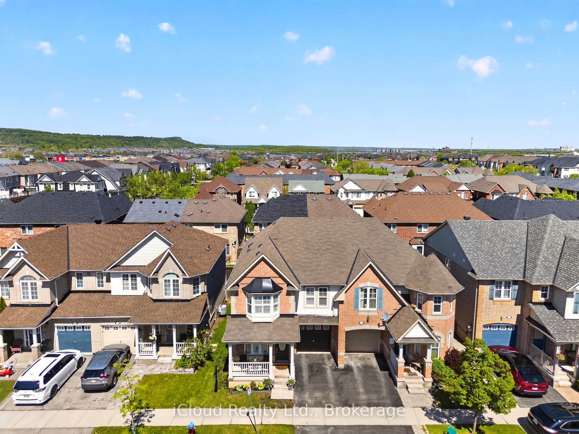 676 Speyer Circle - Semi-Detached photo 4 of 47 in Milton, Ontario