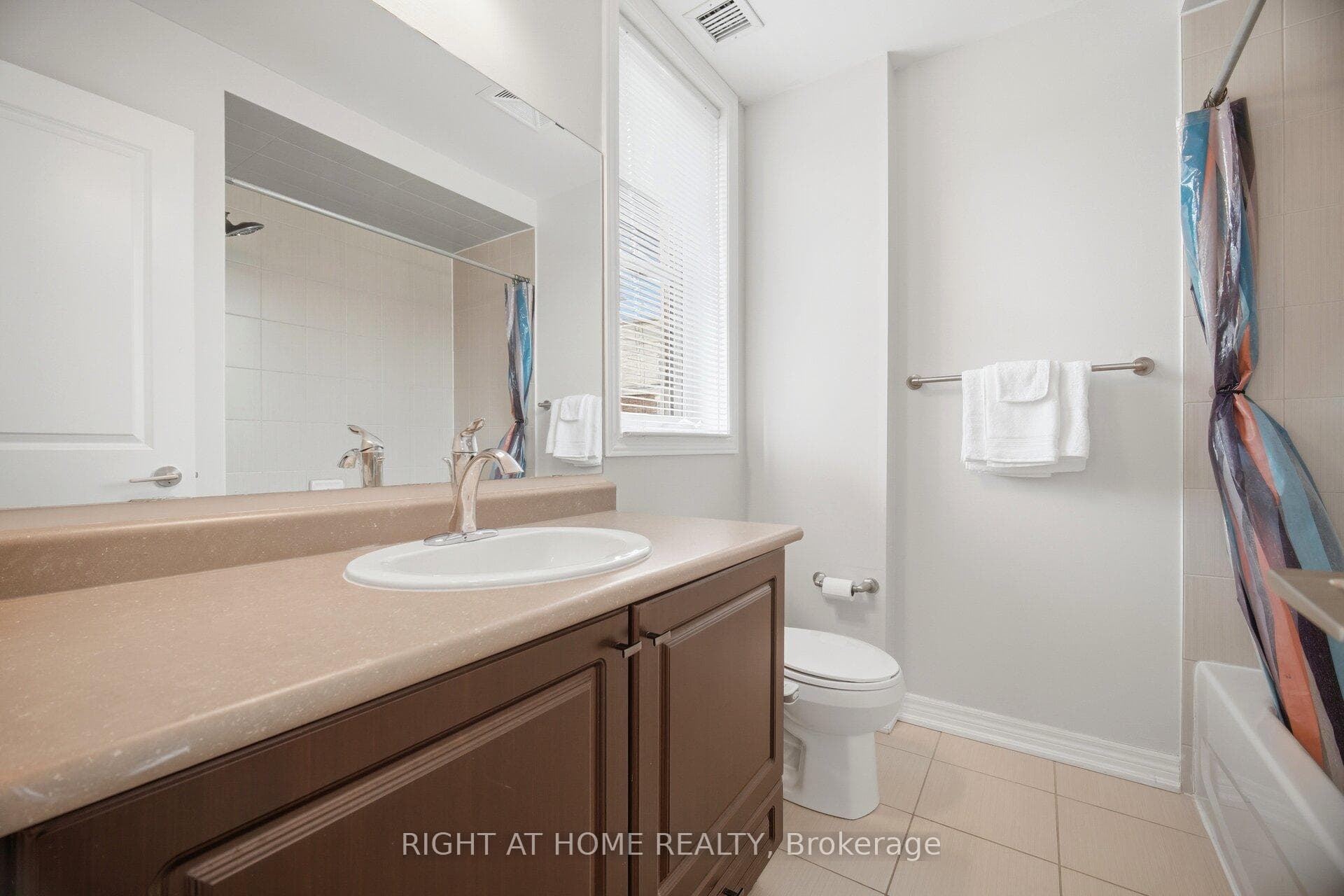 269 Georgian Drive Unit 311 - Condo photo 23 of 39 in Oakville, Ontario