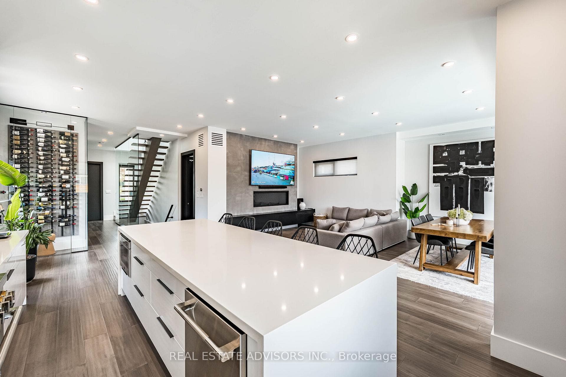 50 Beckwith Road - Detached photo 9 of 34 in Etobicoke (Islington / Rexdale), Ontario
