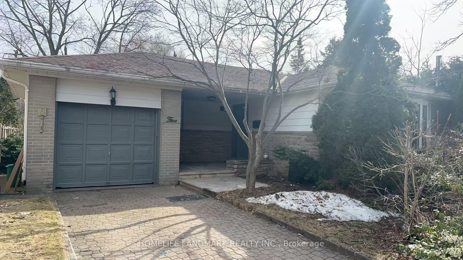 5 Park Glen Drive - home for sale in Don Mills / Parkwoods / Victoria Village, Ontario