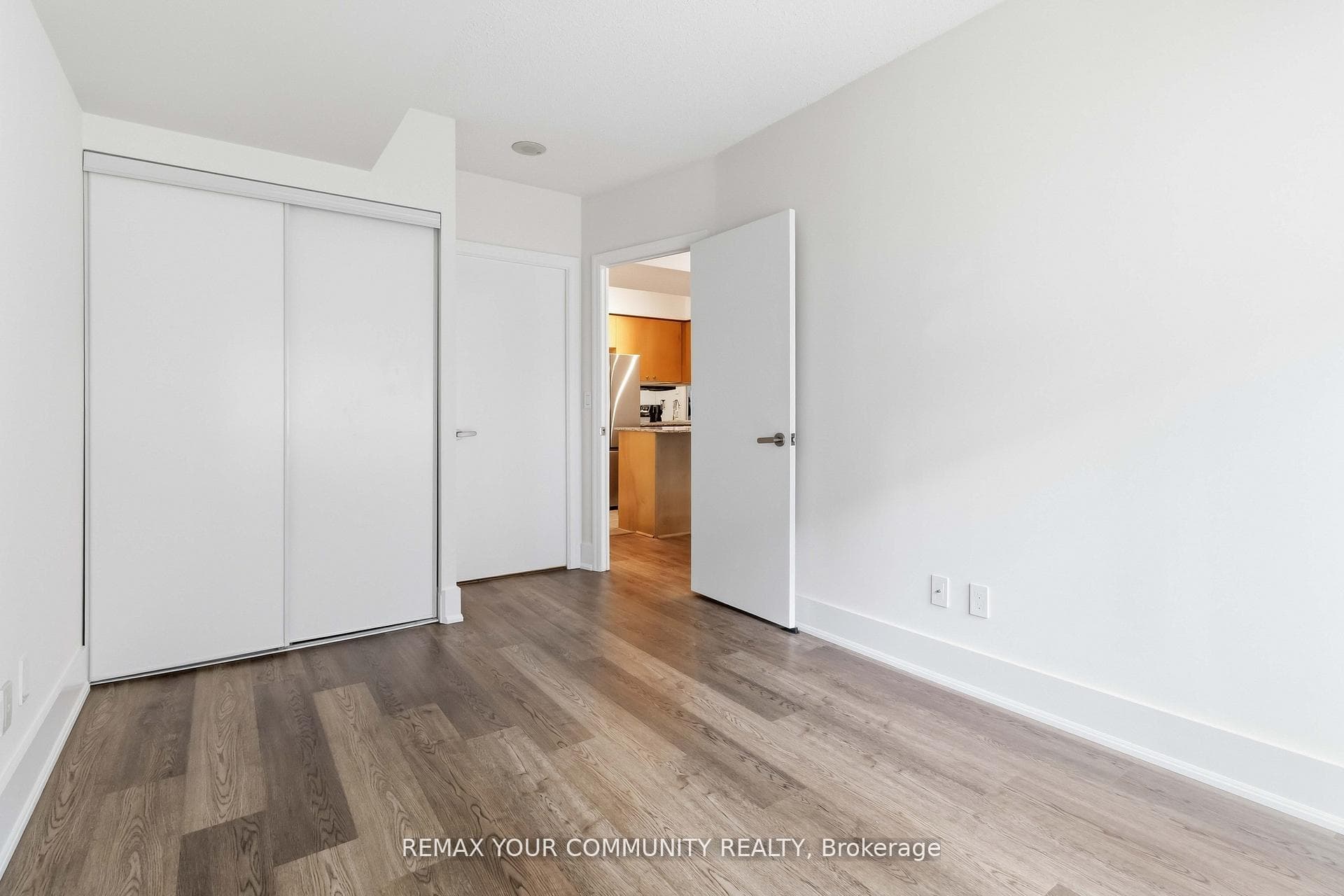 8 Scollard Street Unit 606 - Condo photo 23 of 37 in Annex / Yorkville / Summerhill, Ontario
