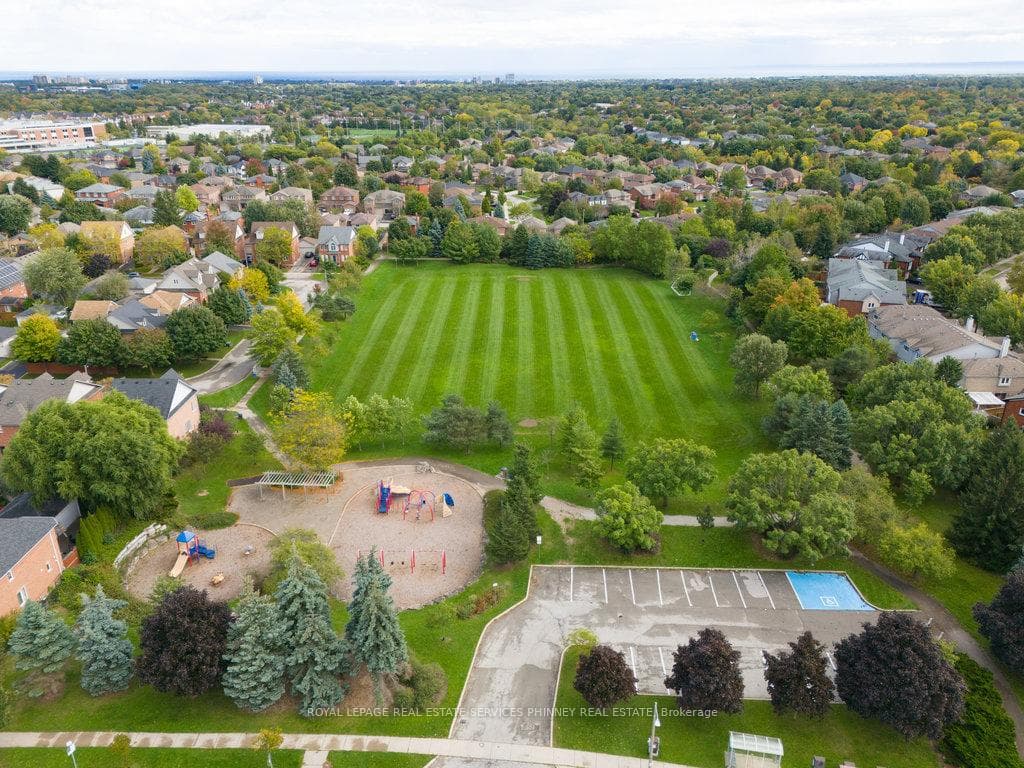200 Lexington Road - Detached photo 36 of 37 in Oakville, Ontario