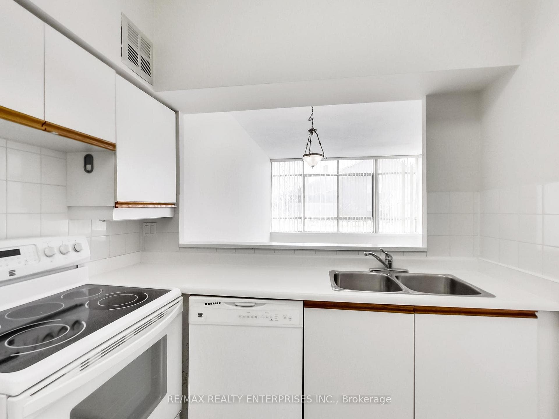 3605 Kariya Drive Unit 110B - Condo photo 12 of 33 in Mississauga, Ontario
