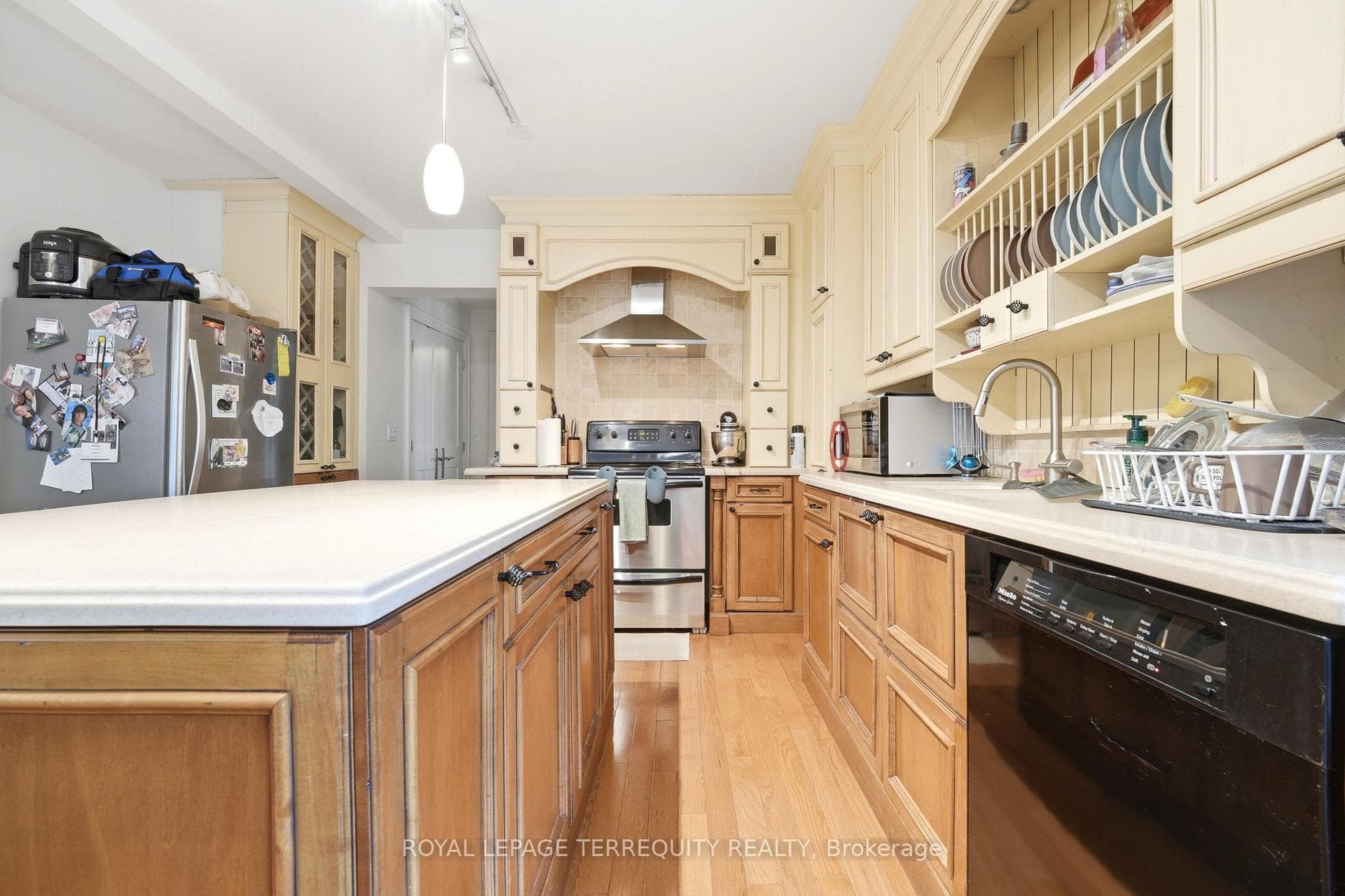 100 Admiral Road - Semi-Detached photo 27 of 34 in Annex / Yorkville / Summerhill, Ontario