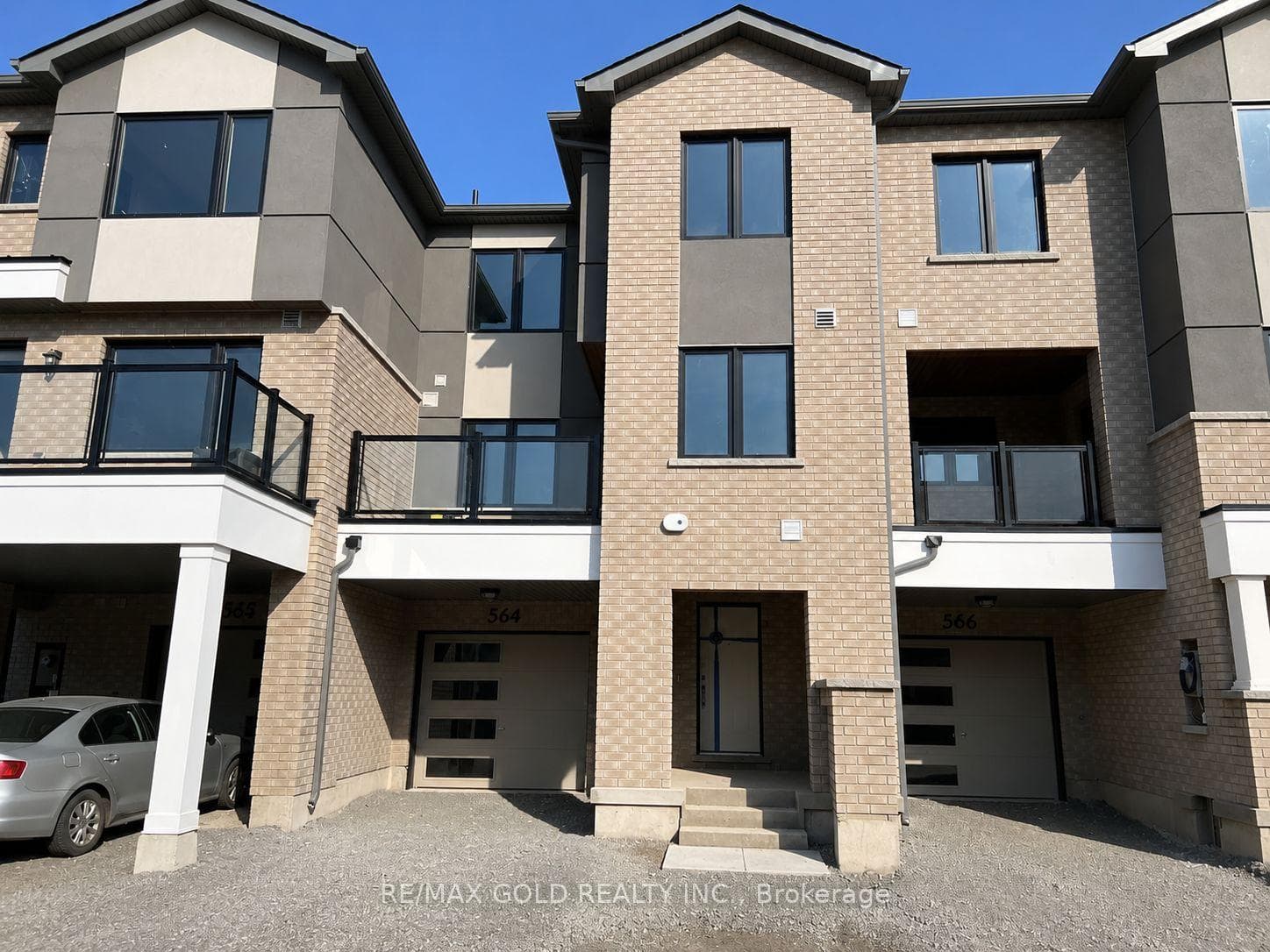 564 Bellflower Court - home for sale in Milton, Ontario