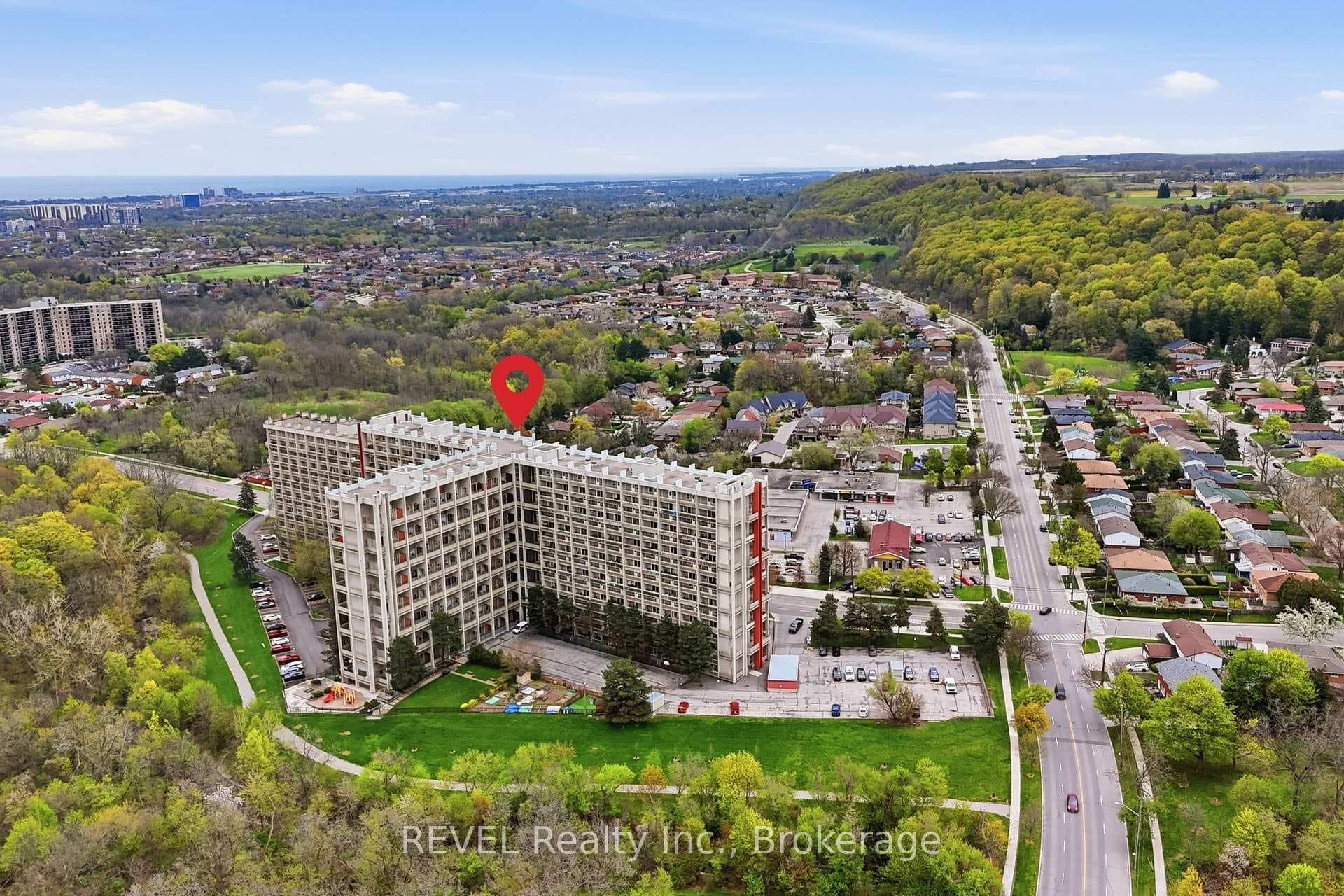 350 Quigley Road Unit 824 - Condo photo 4 of 25 in Hamilton, Ontario