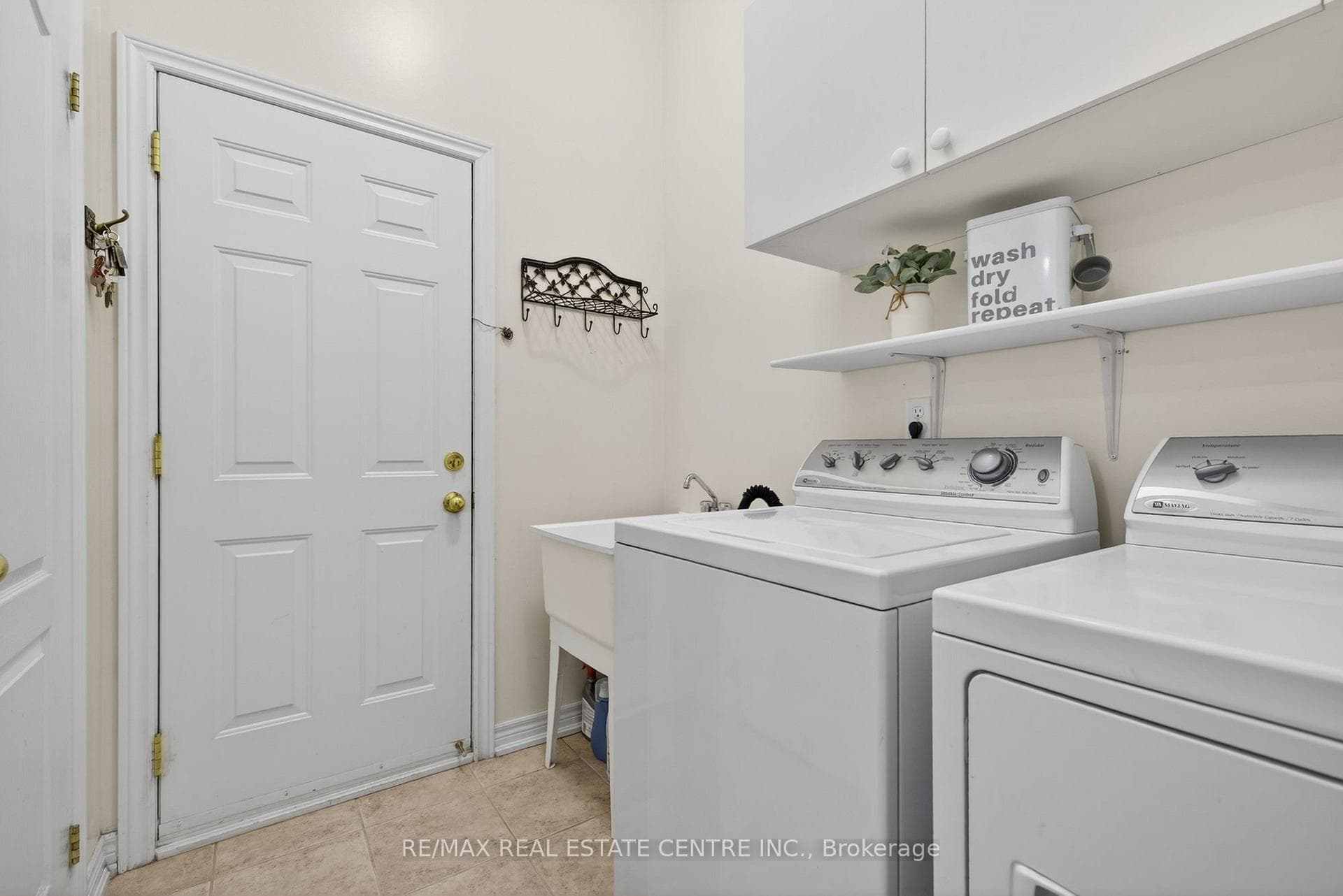 1022 Laidlaw Drive - Detached photo 23 of 50 in Milton, Ontario