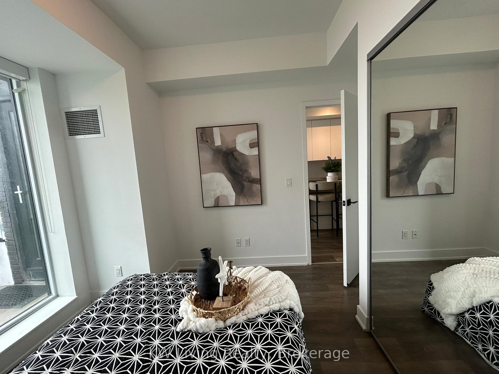 2489 Taunton Road Unit 711 - Condo photo 18 of 20 in Oakville, Ontario