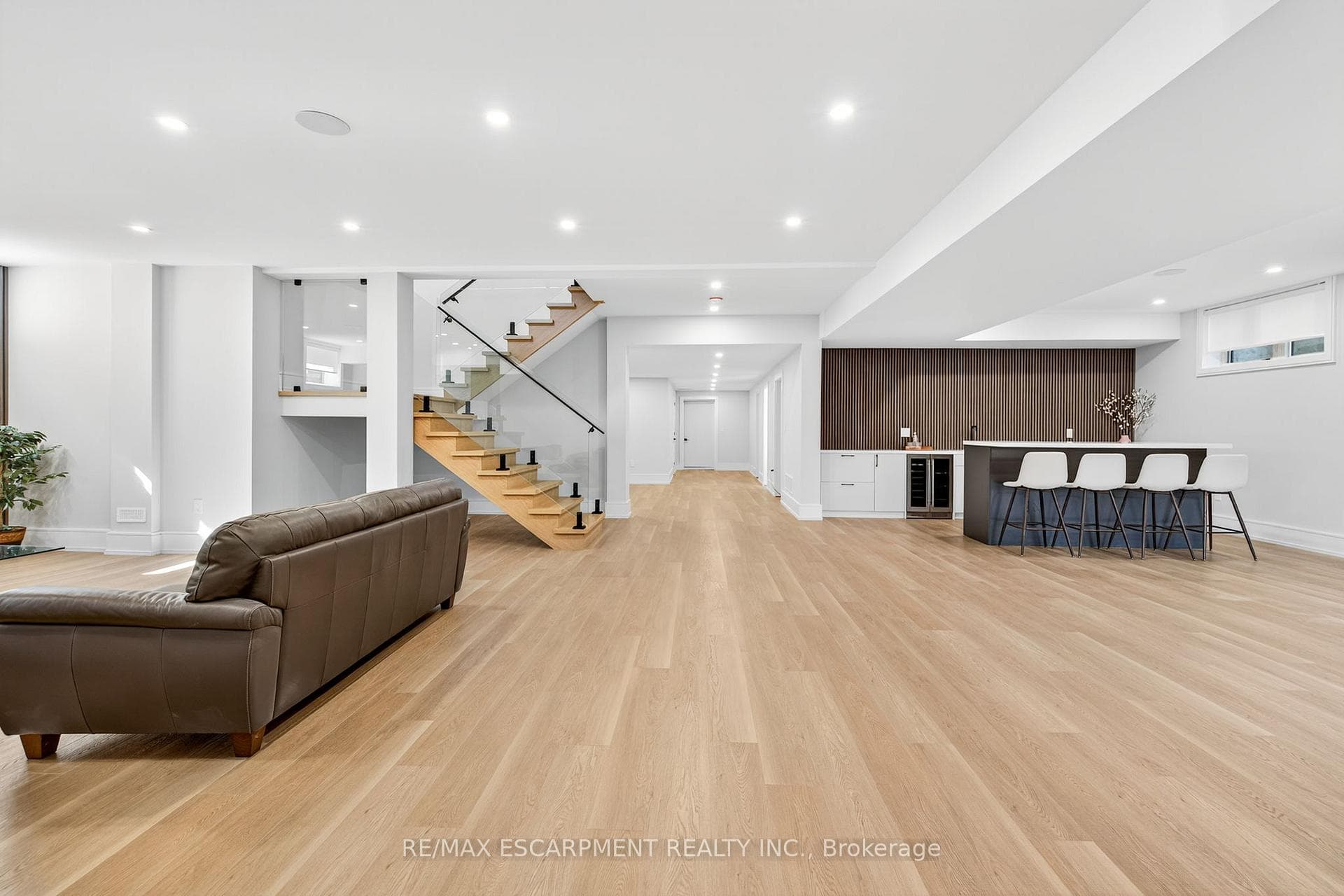 221 Morden Road - Detached photo 40 of 50 in Oakville, Ontario