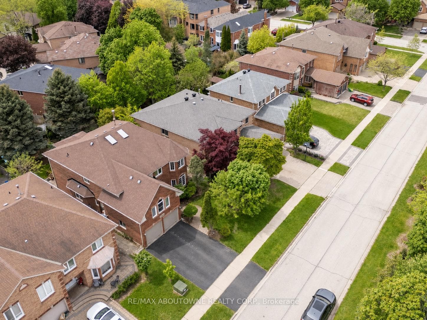 2055 Blacksmith Lane - Detached photo 4 of 49 in Oakville, Ontario