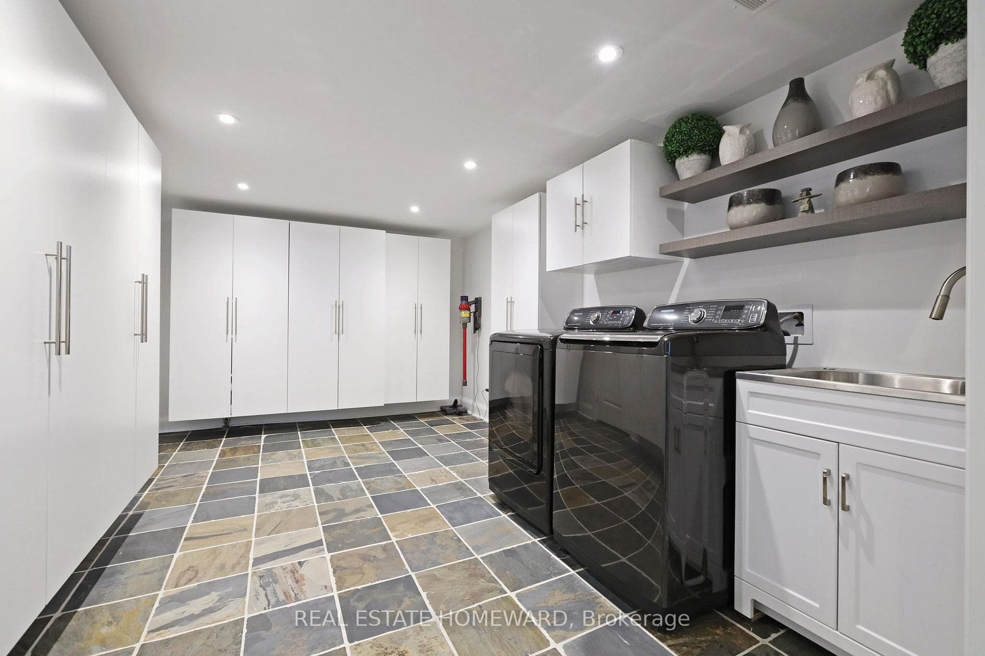 49 Greenfield Drive - Detached photo 12 of 15 in Etobicoke (Islington / Rexdale), Ontario